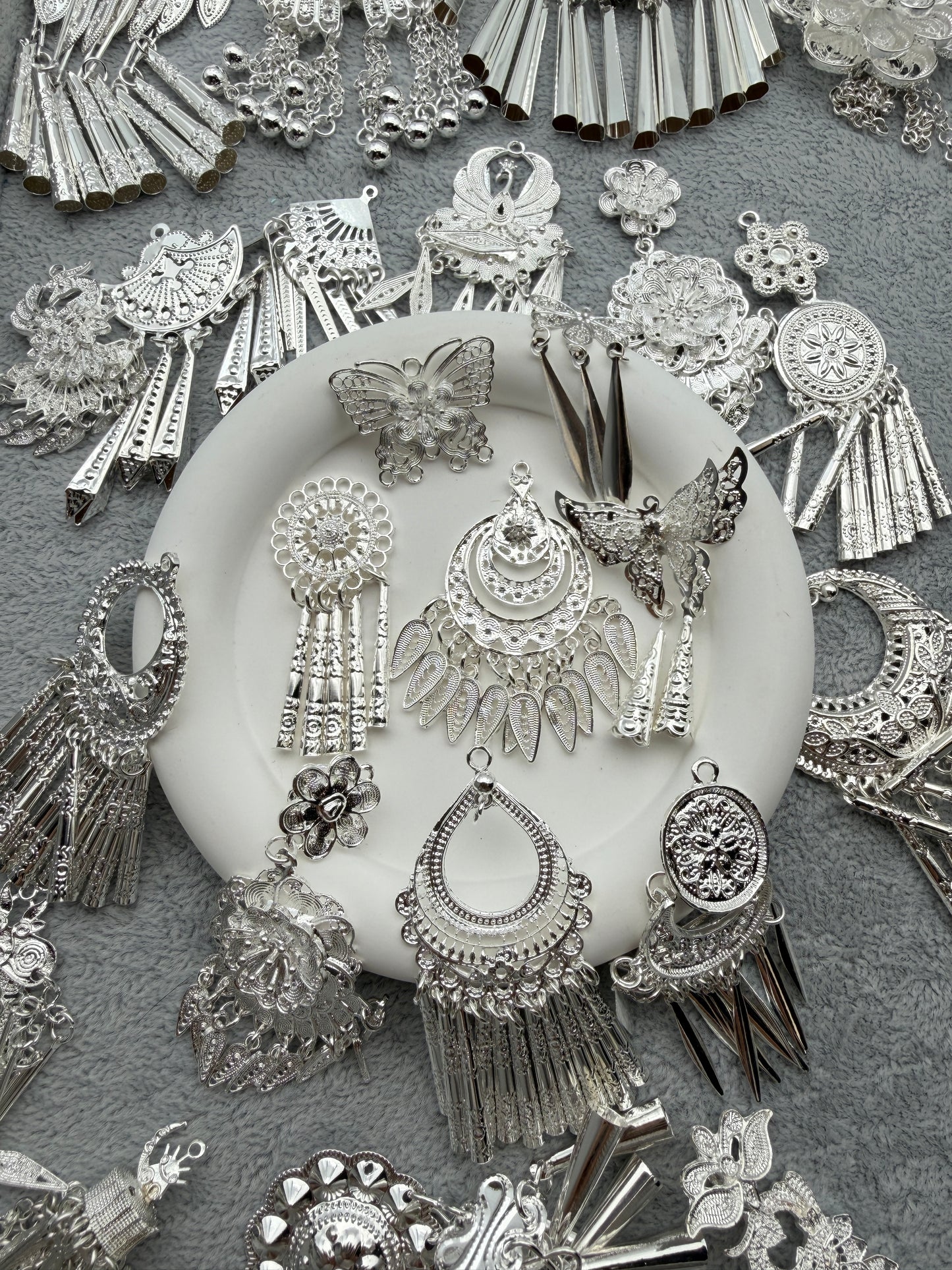 silver dangle jelwery mix