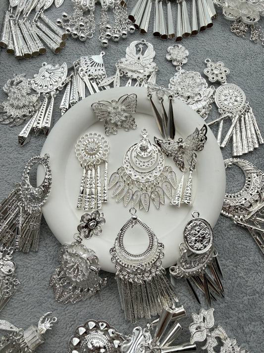 silver dangle jelwery mix
