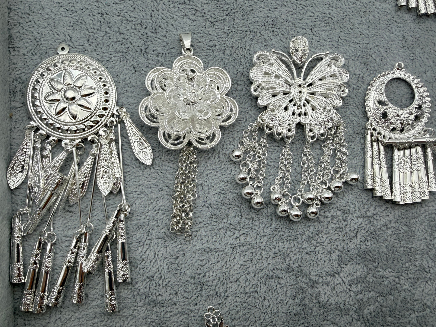 silver dangle jelwery mix
