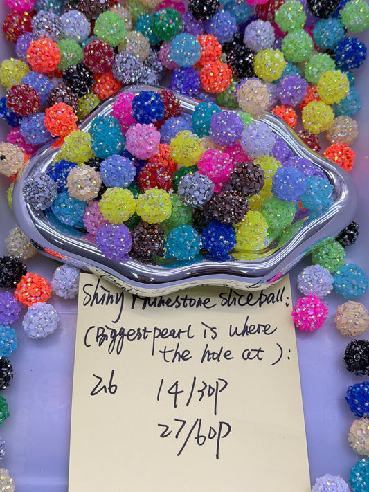2.7 NEW-rhinestone slile cube(biggest pearl is where the hole)