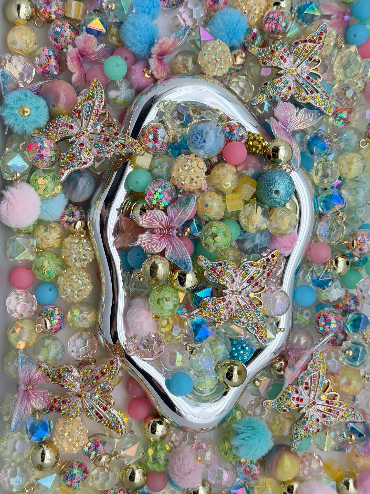 2.8 CAR HANGER MIX BEADS:Q