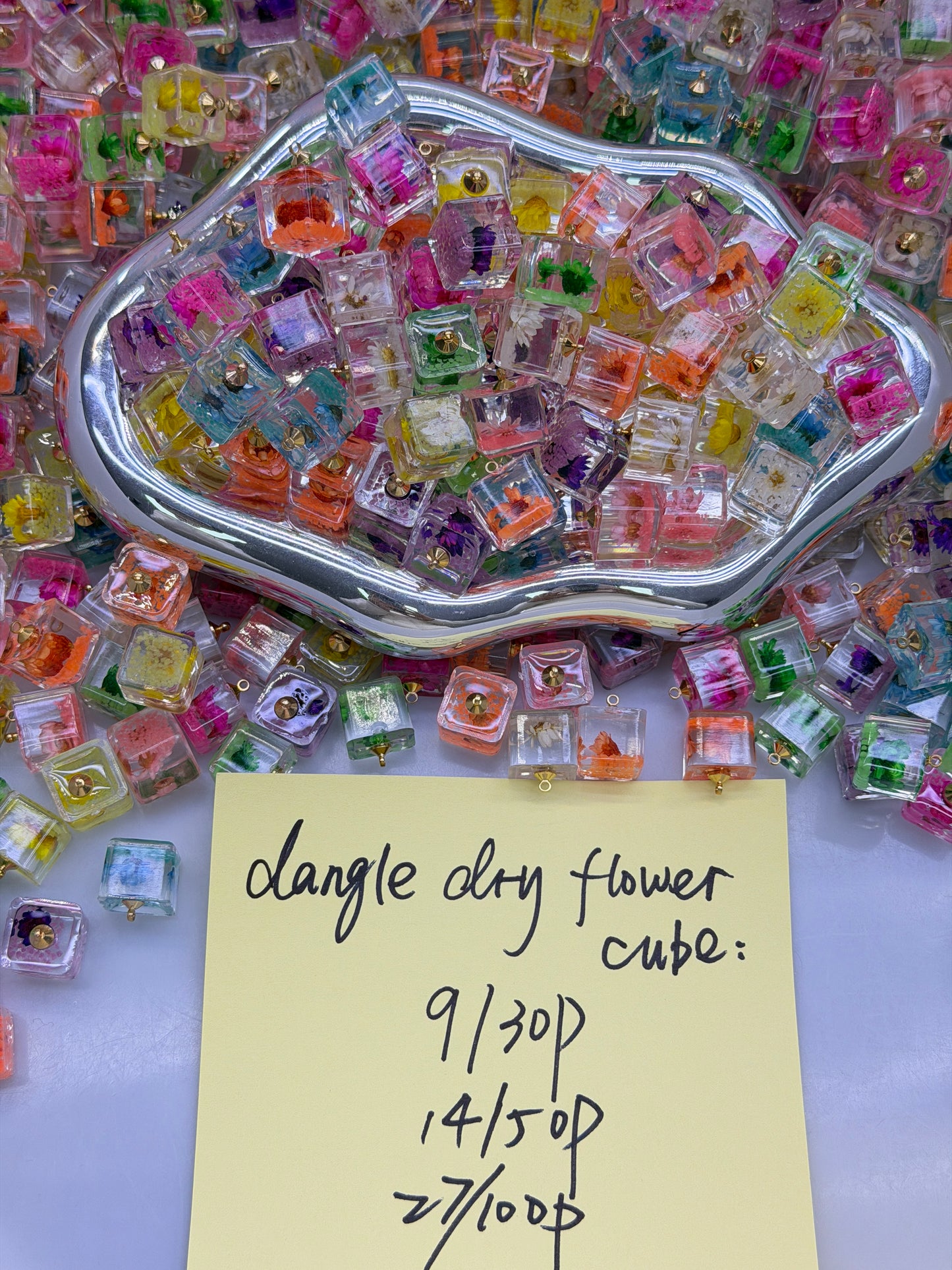 3.15 NEW-dangle dry flower cube