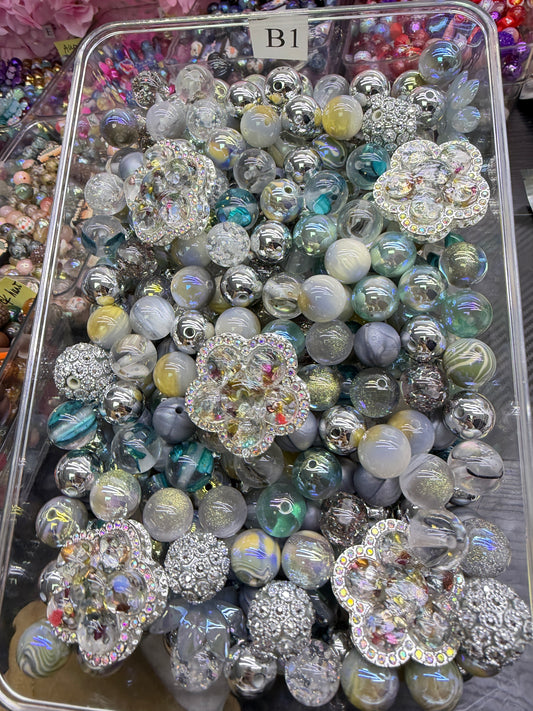3.27 FANCY MIX BEADS:B1(magetic stora)