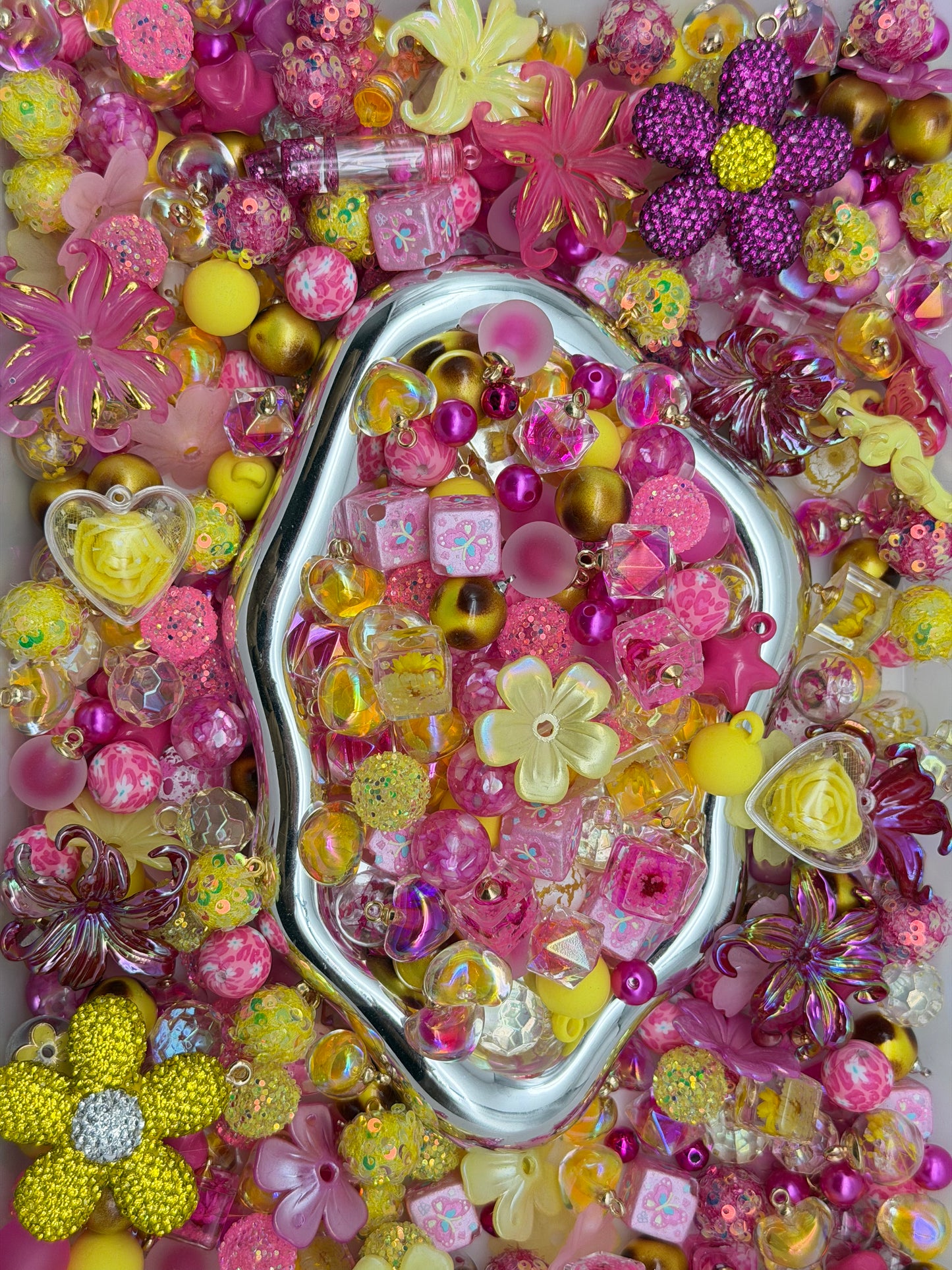 3.29 CAR HANGER MIX BEADS:D3