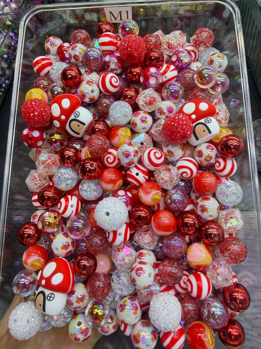 5.9 FOCAL MIX BEADS:M1 (red riding shroom)