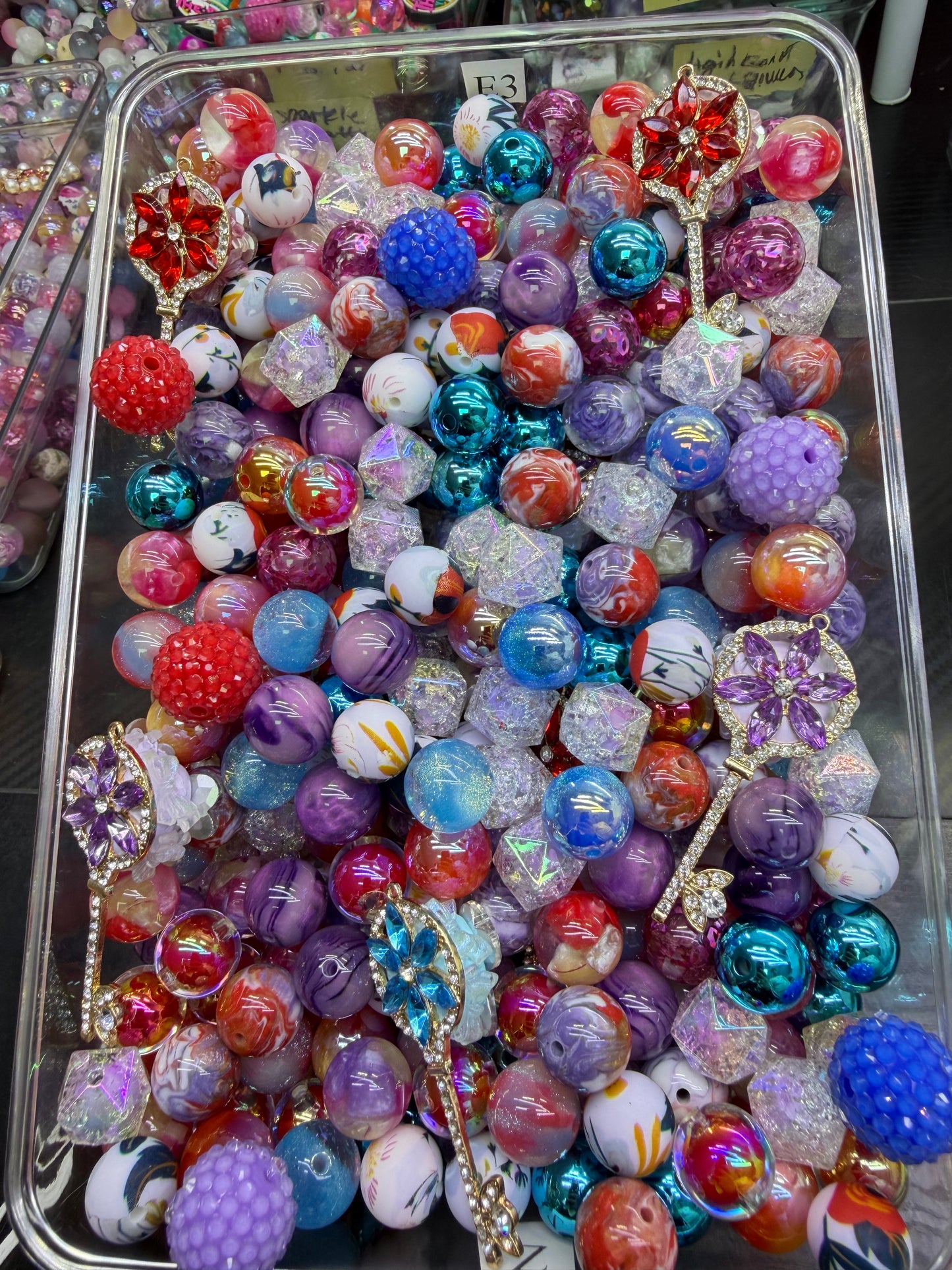 5.13 FANCY MIX BEADS:E3(keys to my heart)
