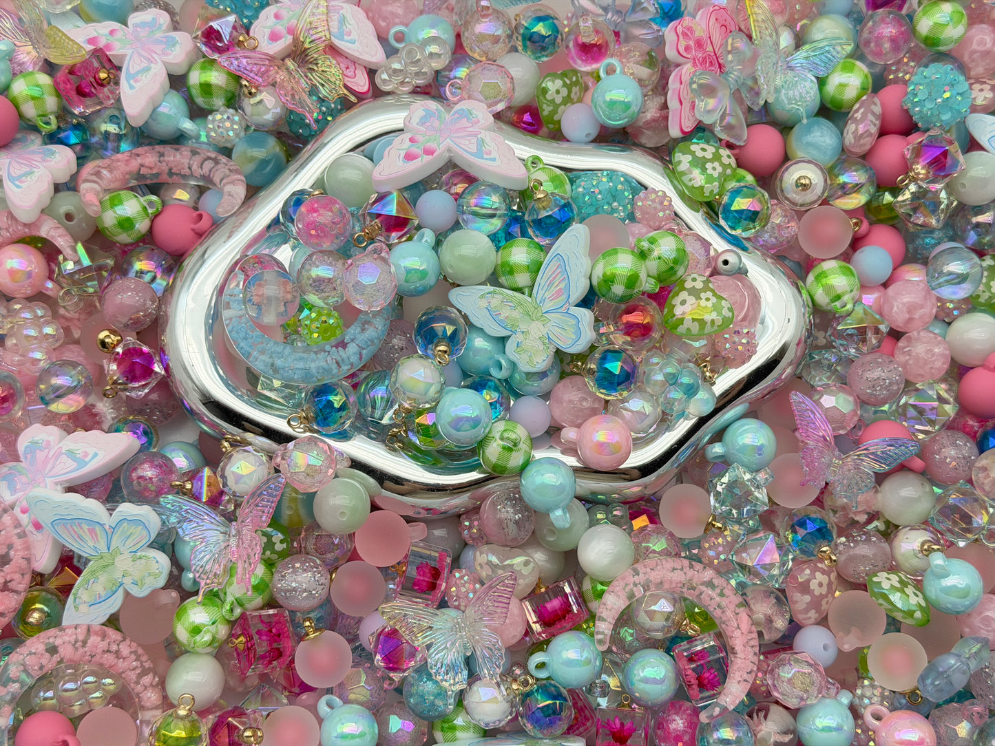 5.16 CAR HANGER MIX BEADS:G2