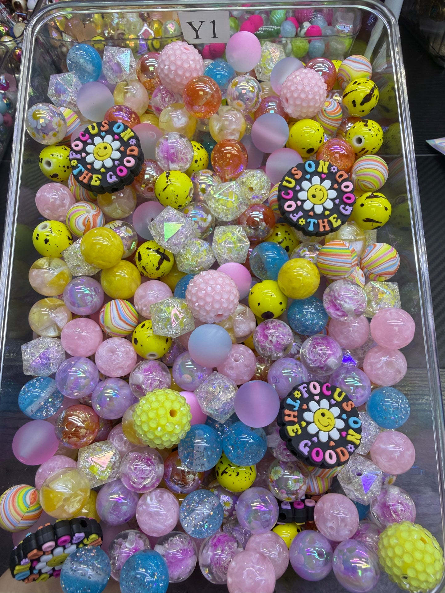 5.16 FOCAL MIX BEADS:Y1 (clearly focusing)