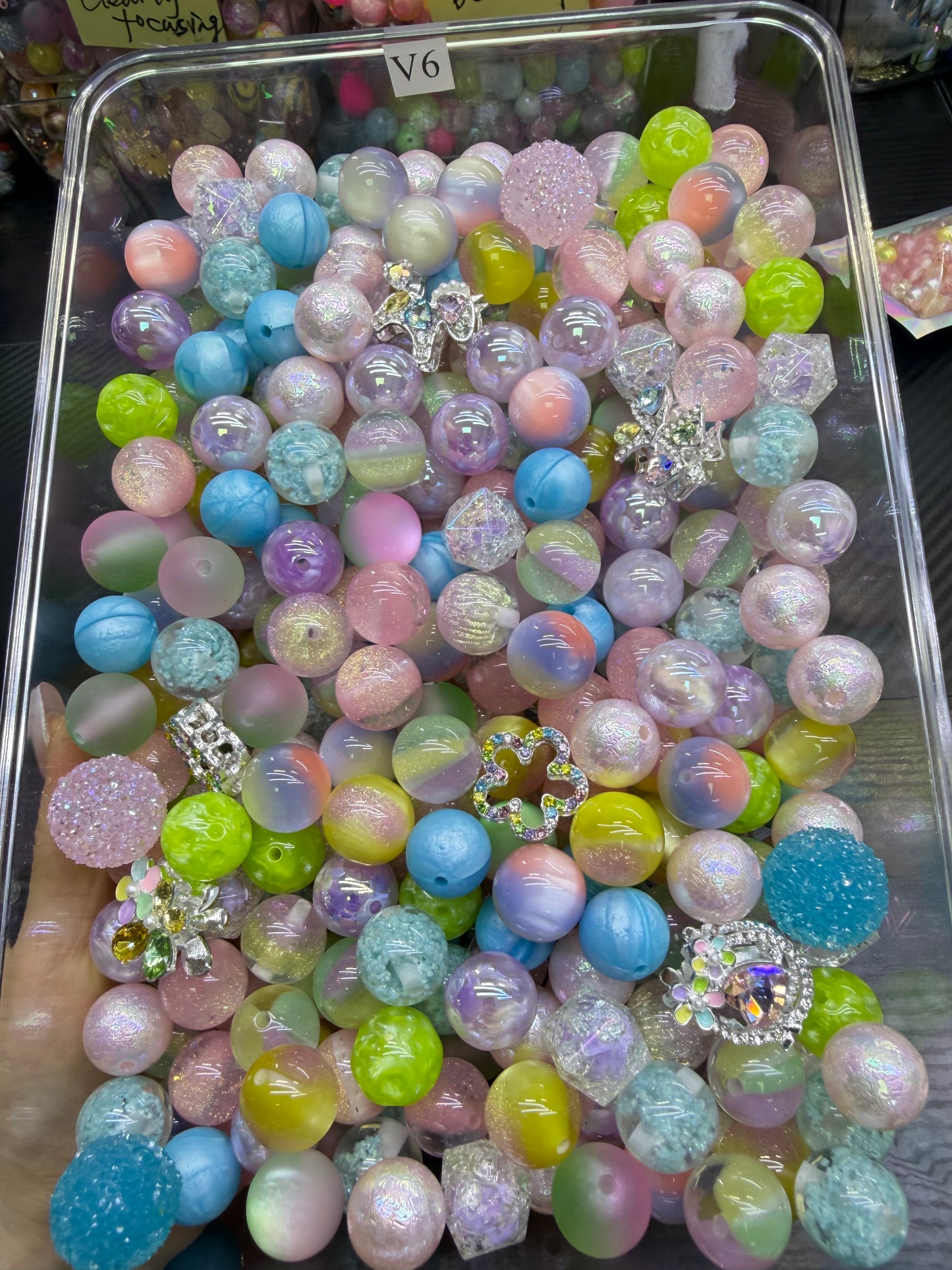 5.16 FANCY MIX BEADS:V6