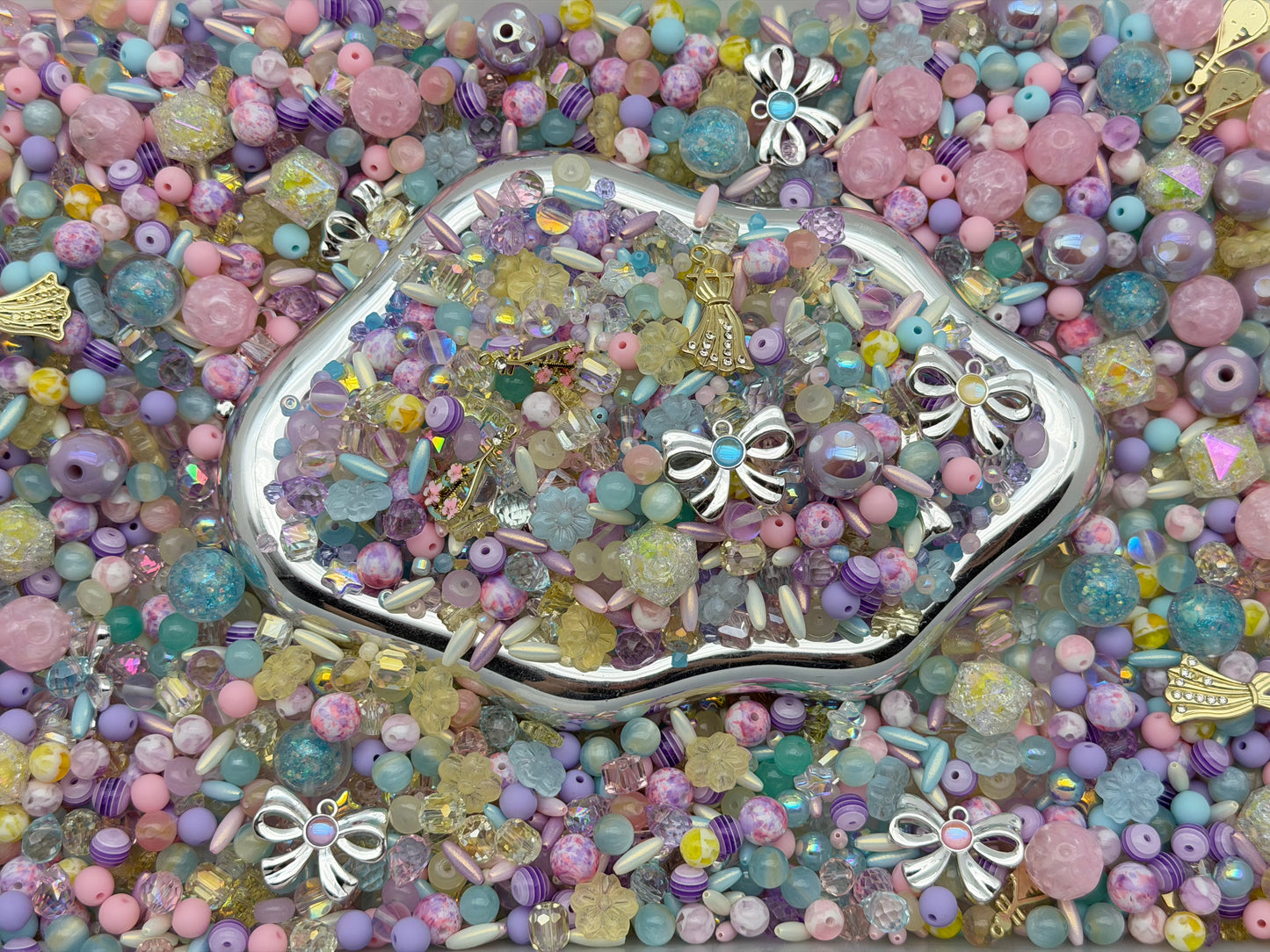 5.17 PHONE CHAIN MIX BEADS:M6