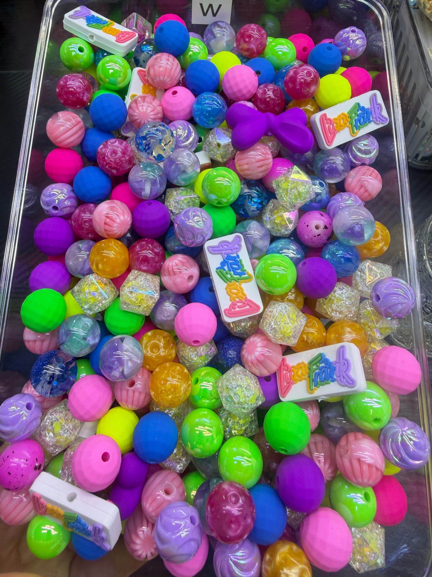 5.21 FOCAL MIX BEADS:W(lisa frank diso dance)