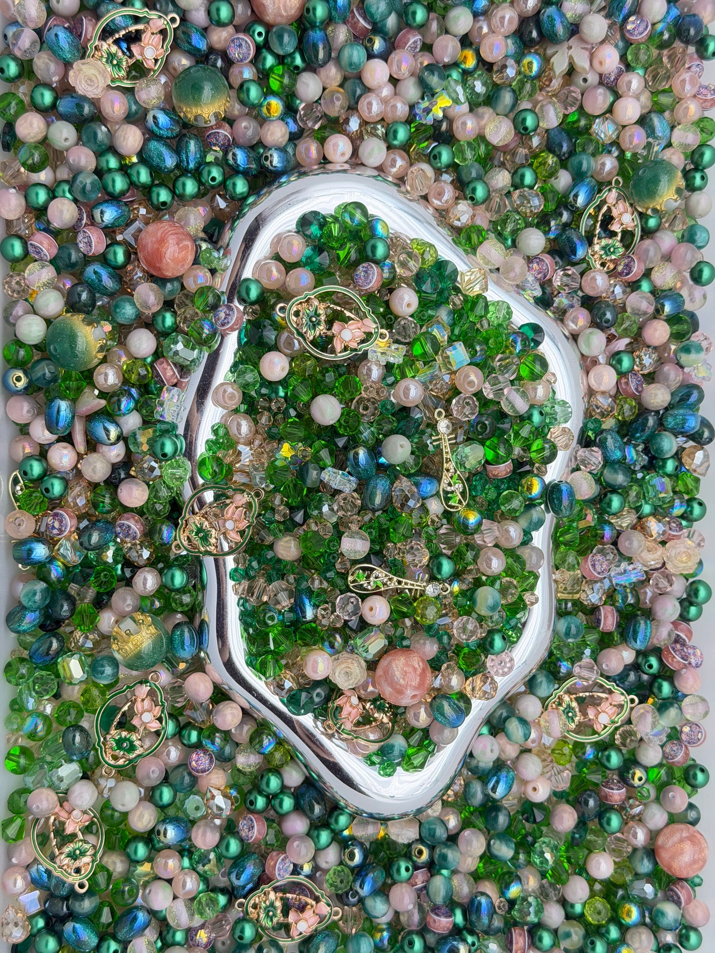 5.24 PHONE CHAIN MIX BEADS:B5