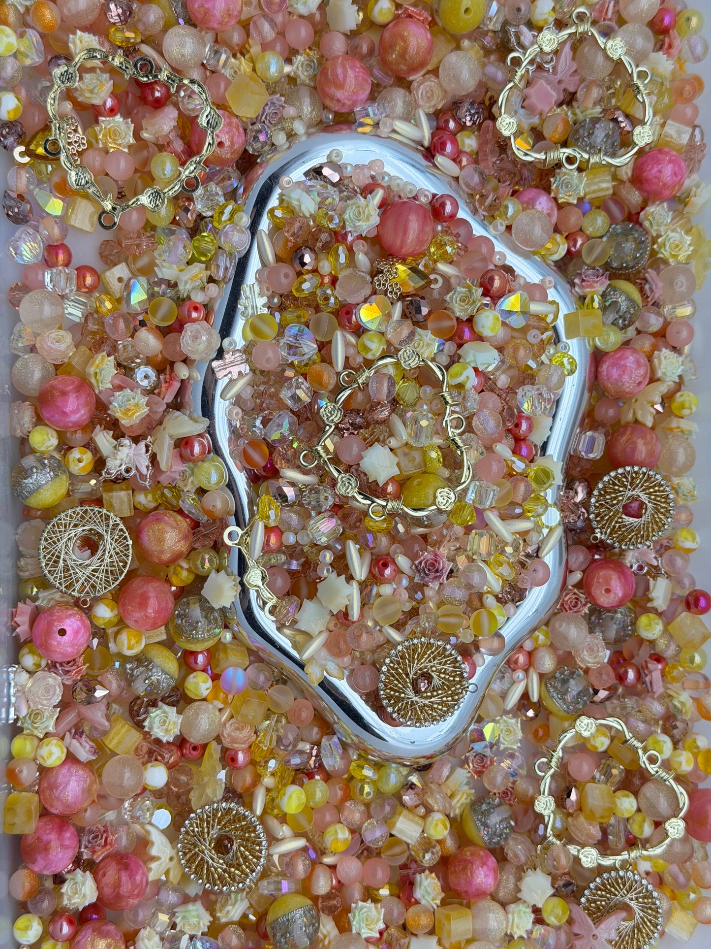 5.31 PHONE CHAIN MIX BEADS:M8
