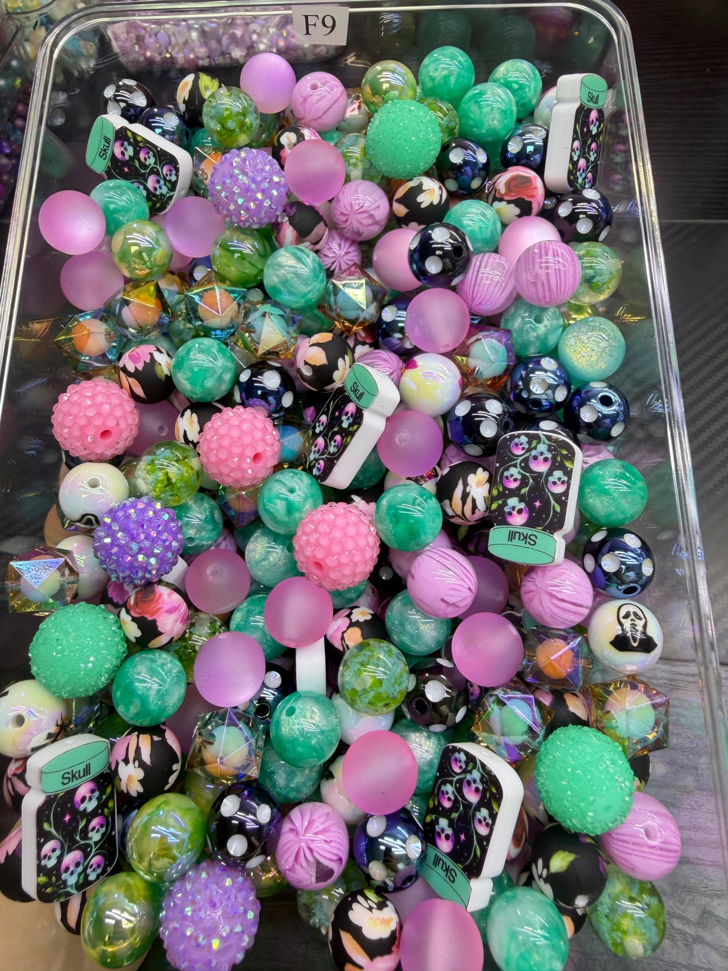 5.31 FOCAL MIX BEADS:F9（skull garden）