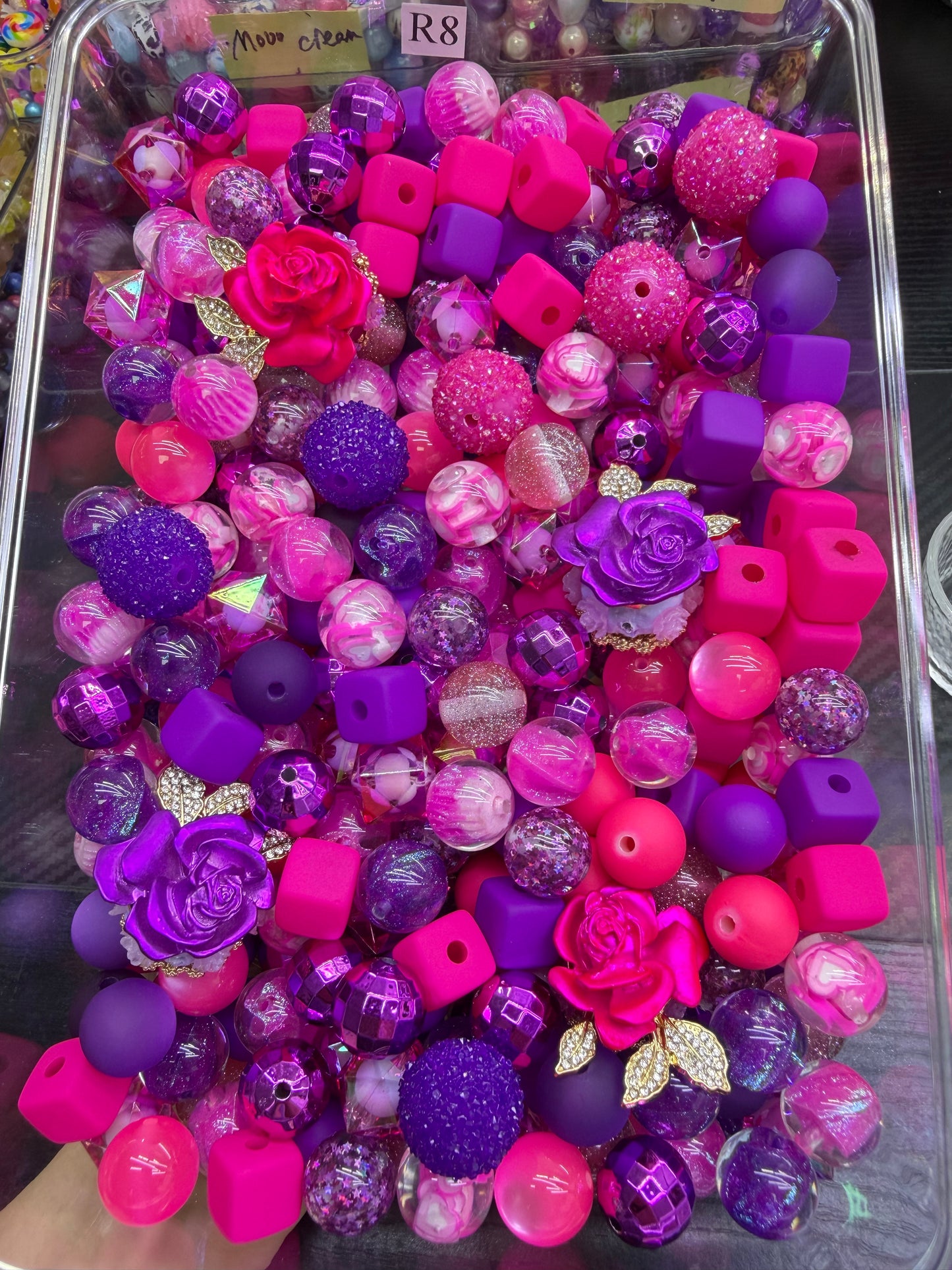 6.4 FANCY MIX BEADS:R8（Bed of Roses）