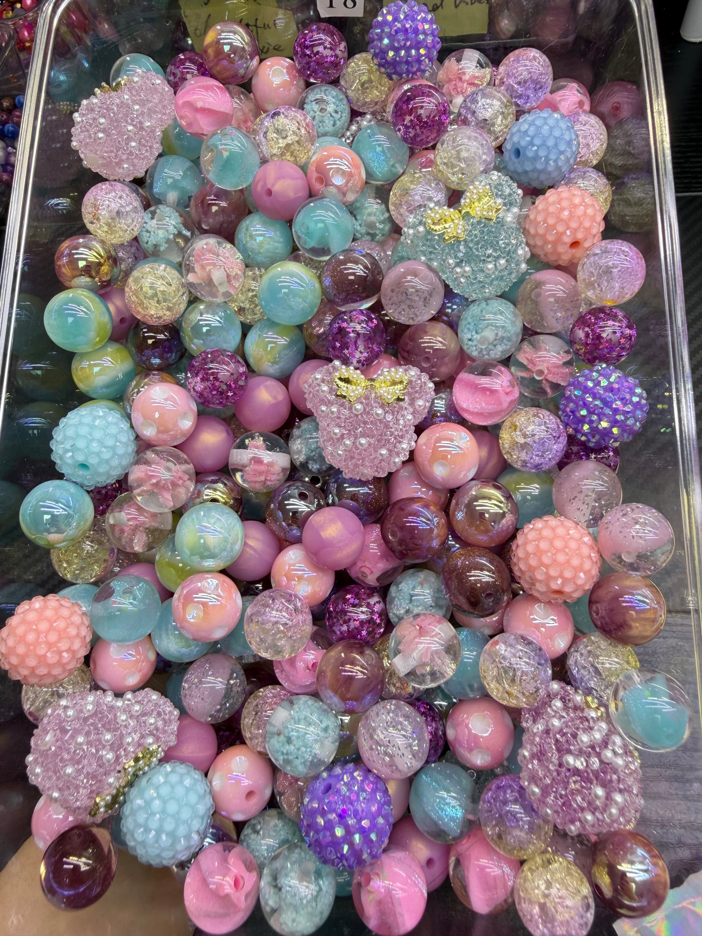 6.7 FANCY MIX BEADS:T8(minnie dreams)