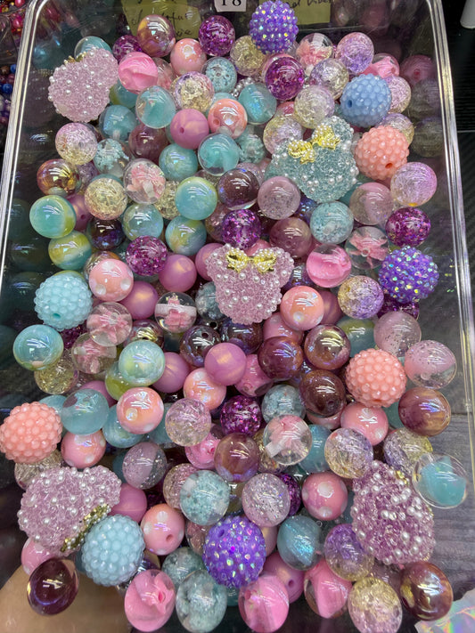 6.7 FANCY MIX BEADS:T8(minnie dreams)