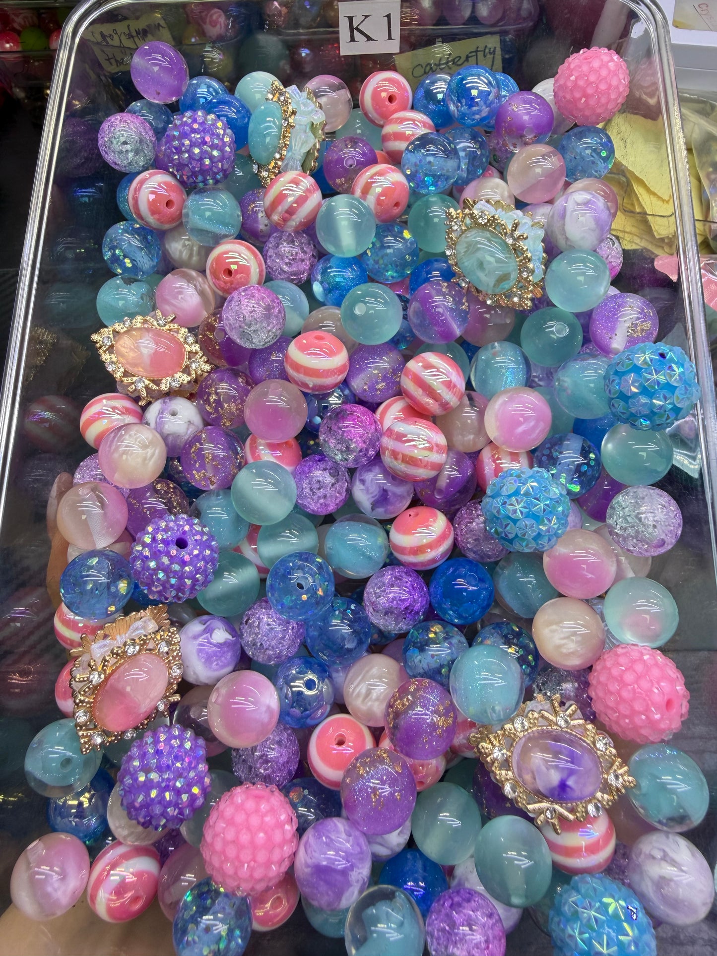 6.21 FANCY MIX BEADS:K1(cutton candy)
