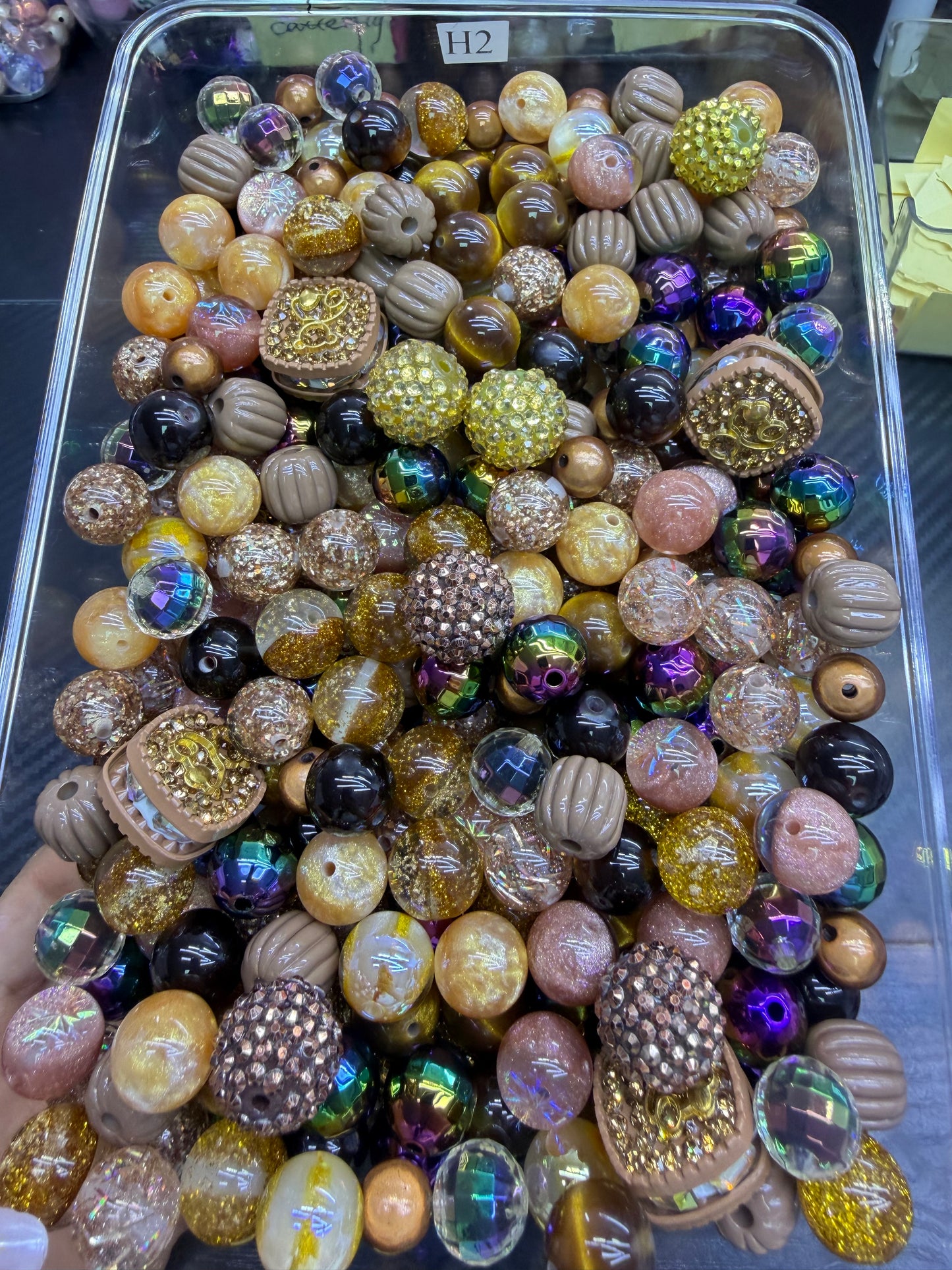 6.22 FANCY MIX BEADS:H2