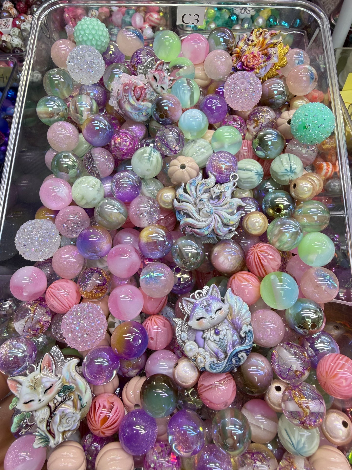 6.23 FANCY MIX BEADS:G3(fox lady)