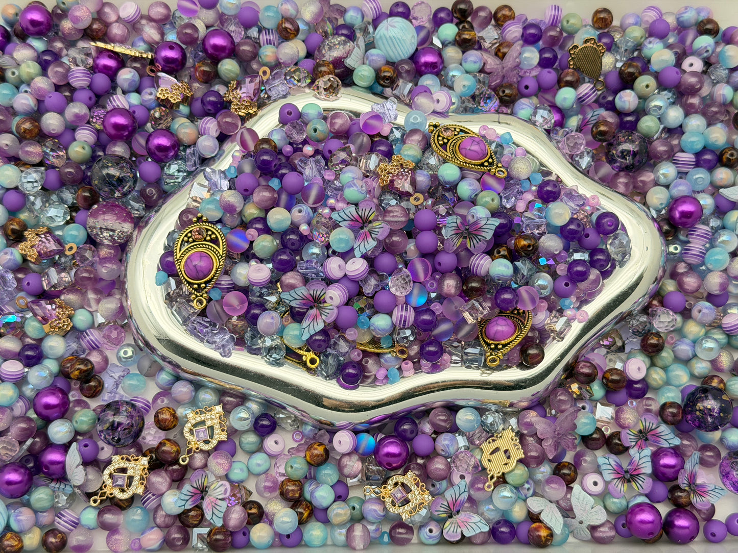 6.28 PHONE CHAIN MIX BEADS: M2
