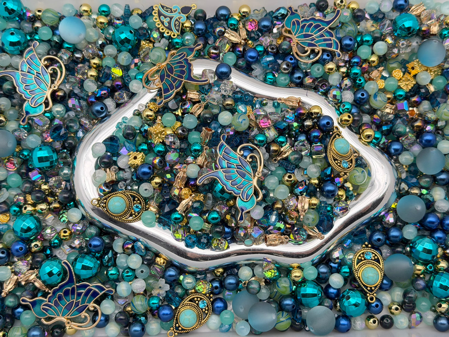 6.28 PHONE CHAIN MIX BEADS: C9