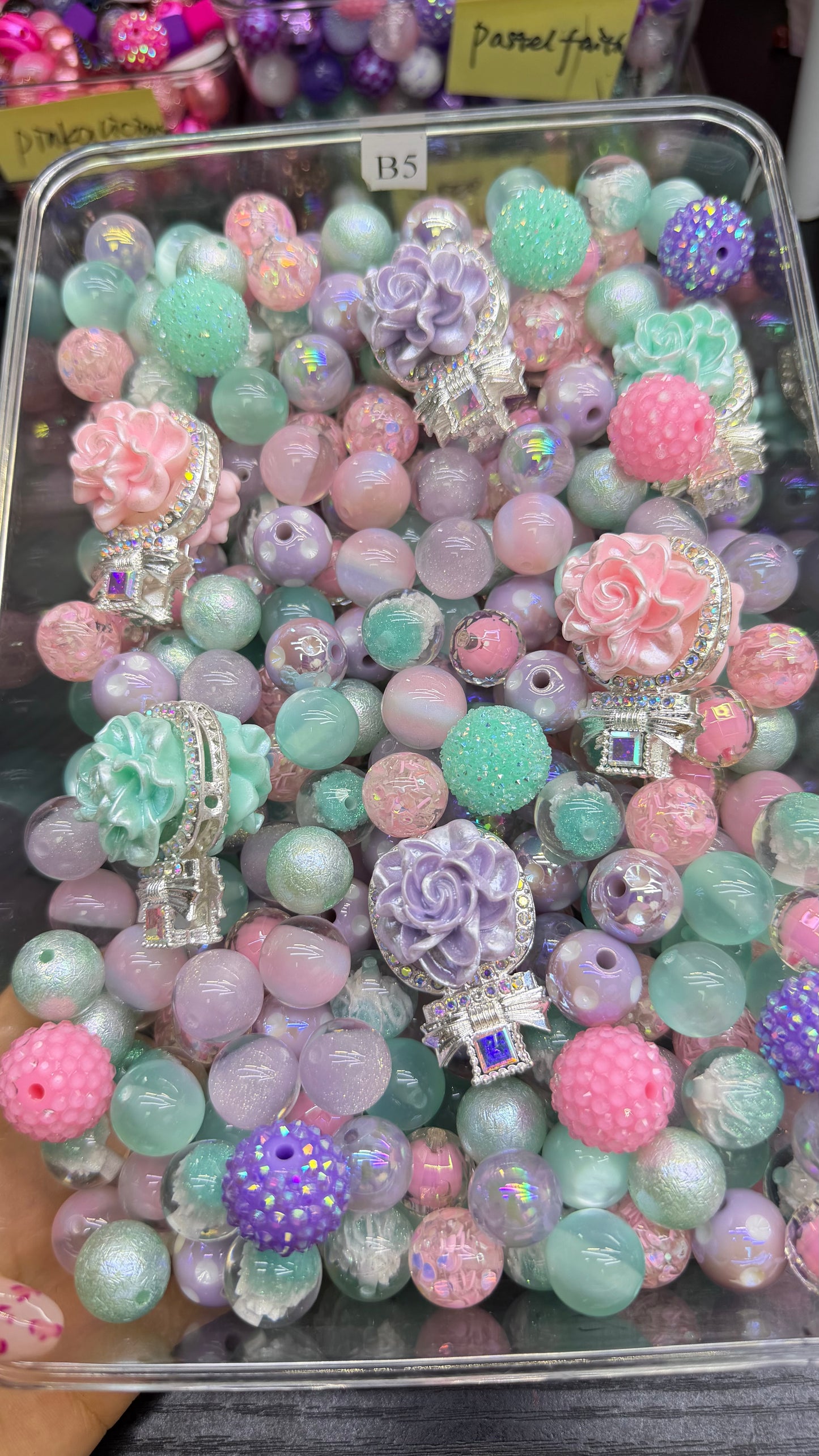 7.5 FANCY MIX BEADS:B5(pastel rose garden)