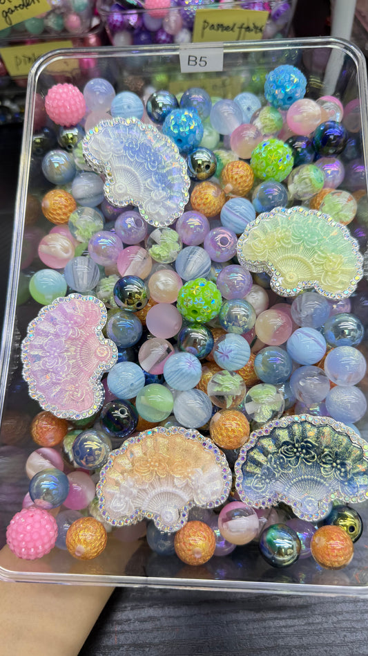 7.5 FANCY MIX BEADS:B5(big fan of chris beads)