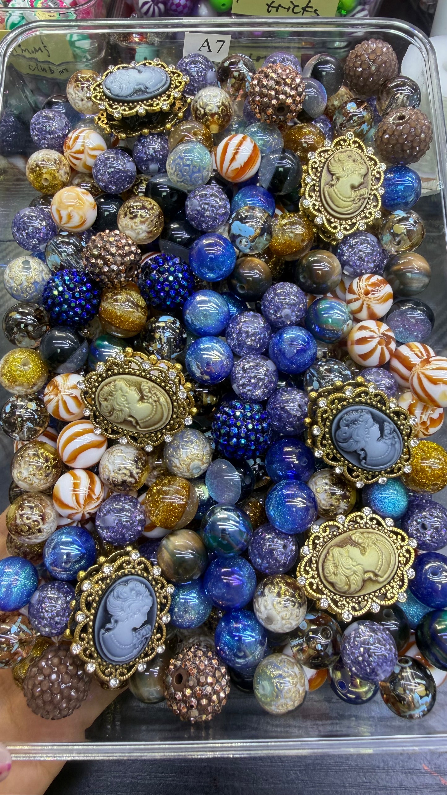 7.8 FANCY MIX BEADS:A7(victorian Dreams)