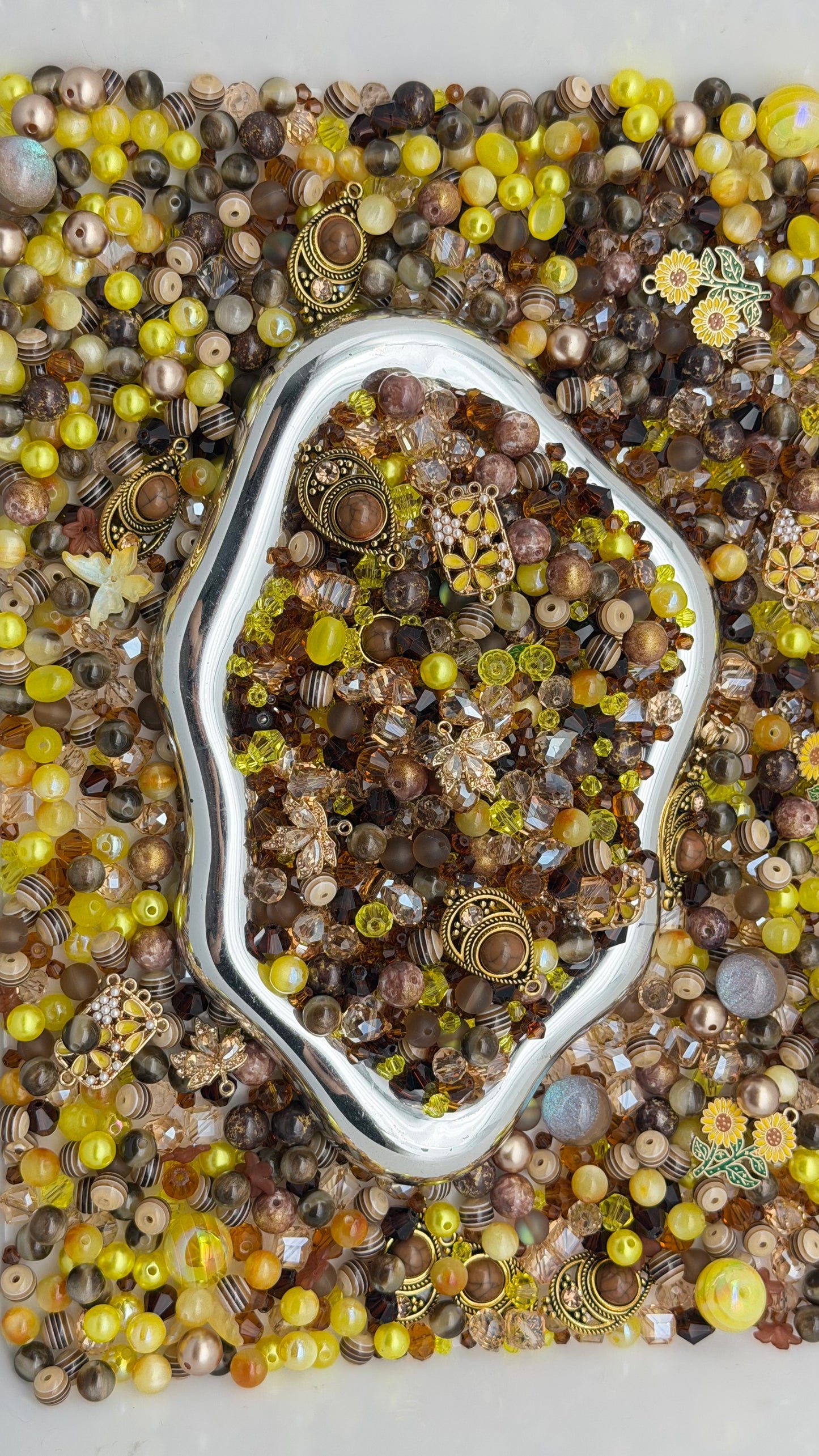 7.9 PHONE CHAIN MIX BEADS: C9
