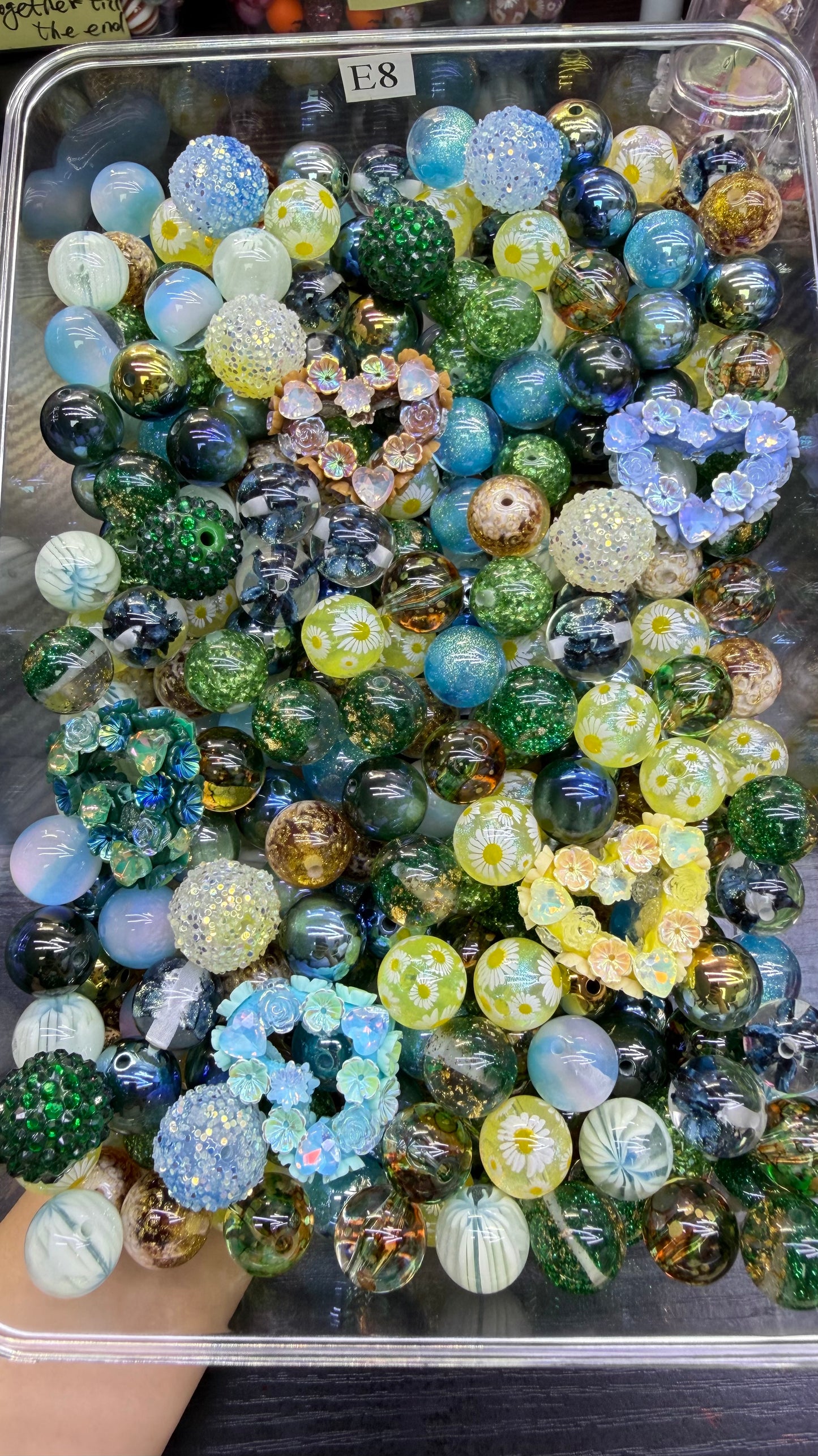 7.10 FANCY MIX BEADS:E8