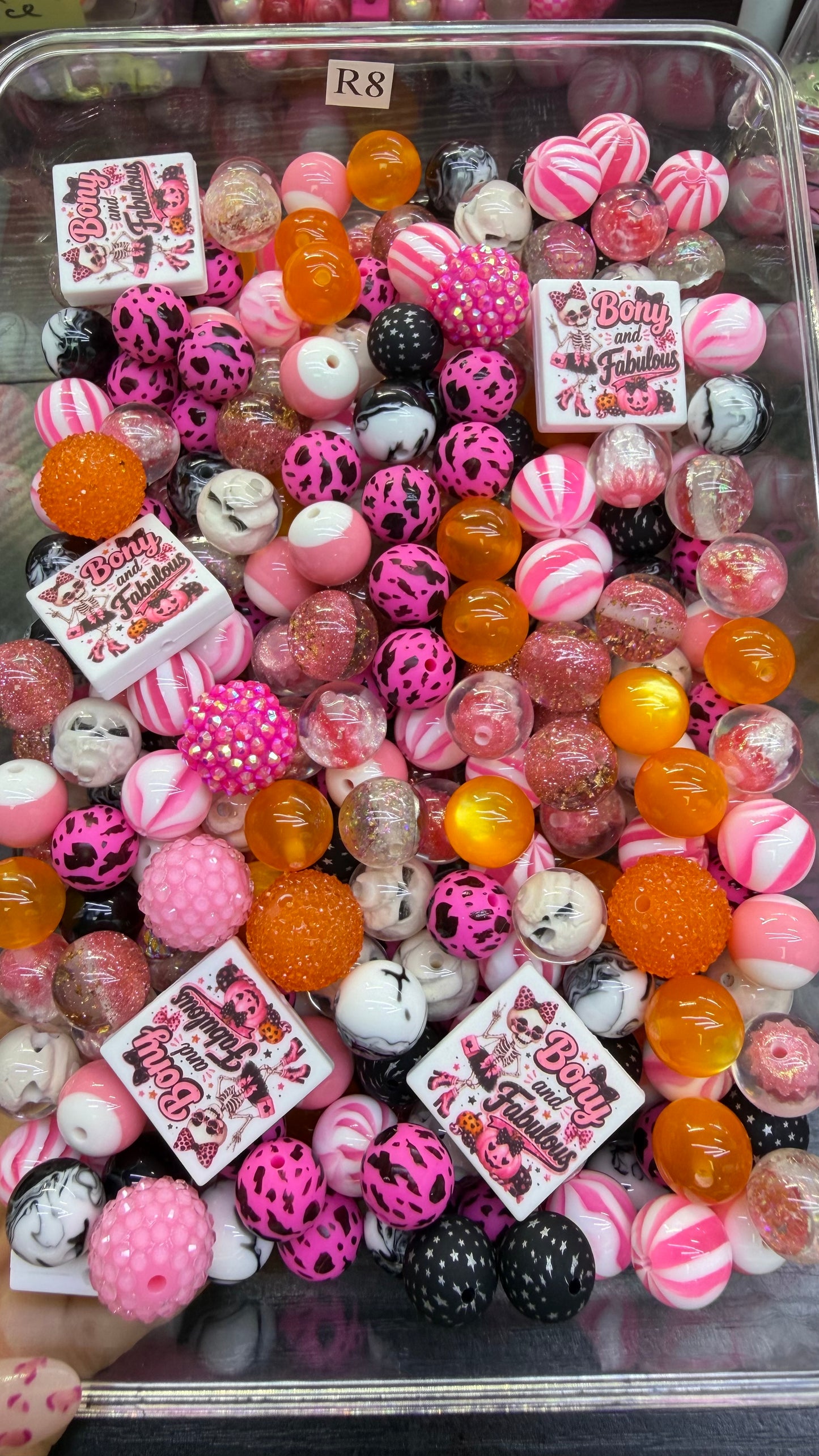 7.12 FOCAL MIX BEADS:R8(suirling skulls)
