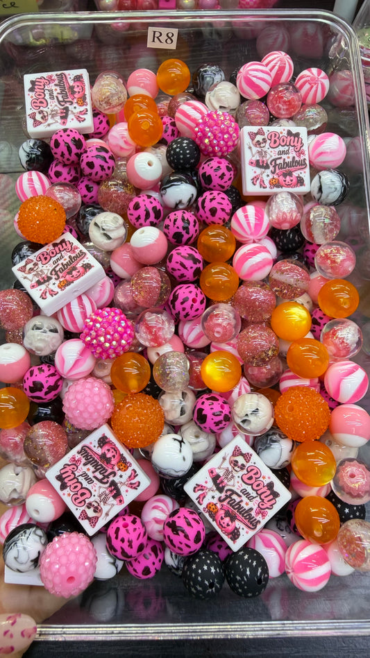 7.12 FOCAL MIX BEADS:R8(suirling skulls)