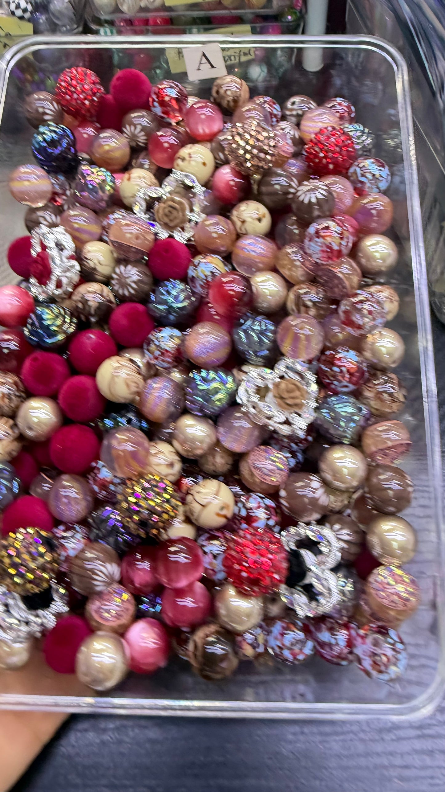 7.17 FANCY MIX BEADS:A(velvit rose)