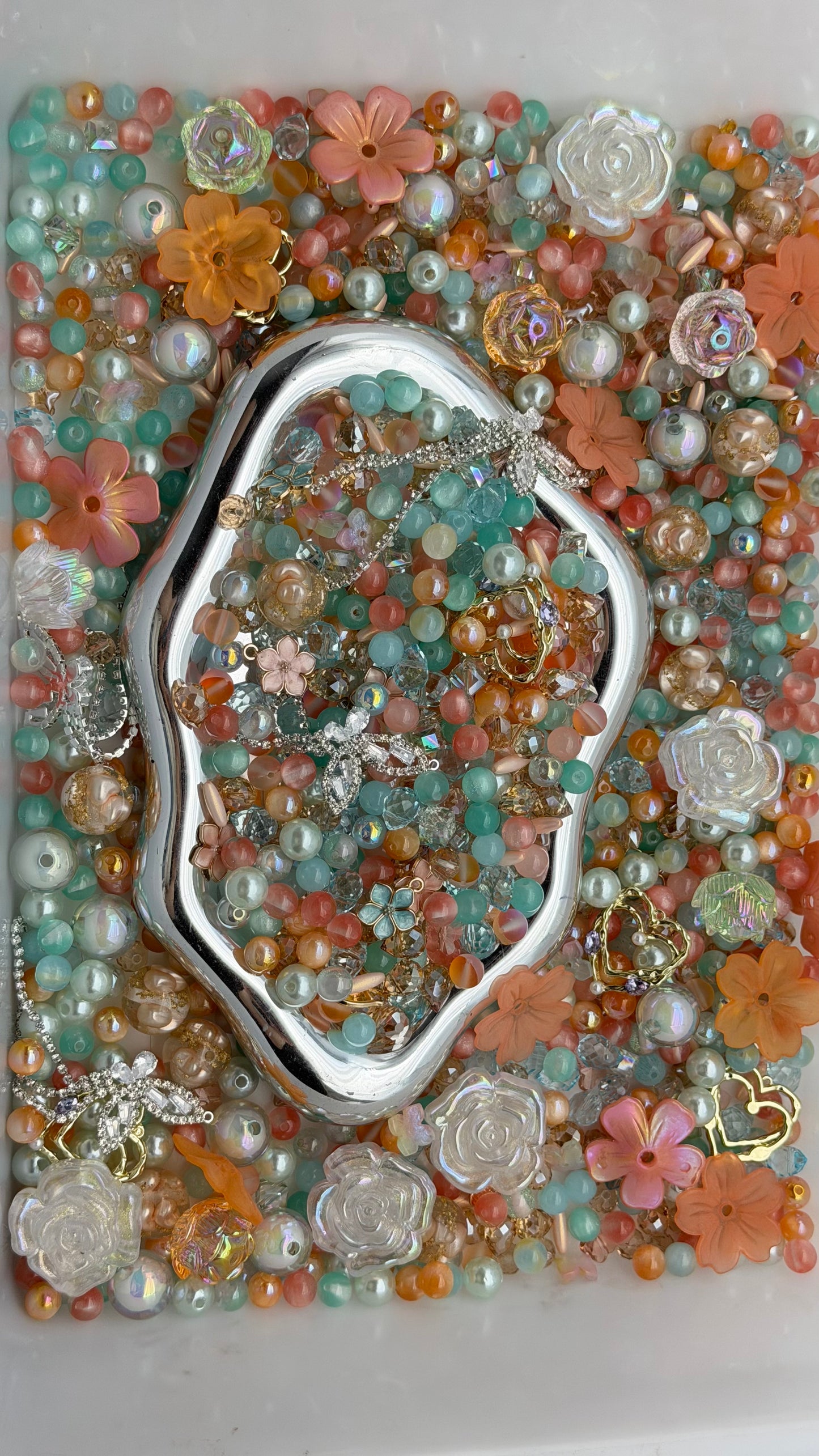 7.19 PHONE CHAIN MIX BEADS:N6