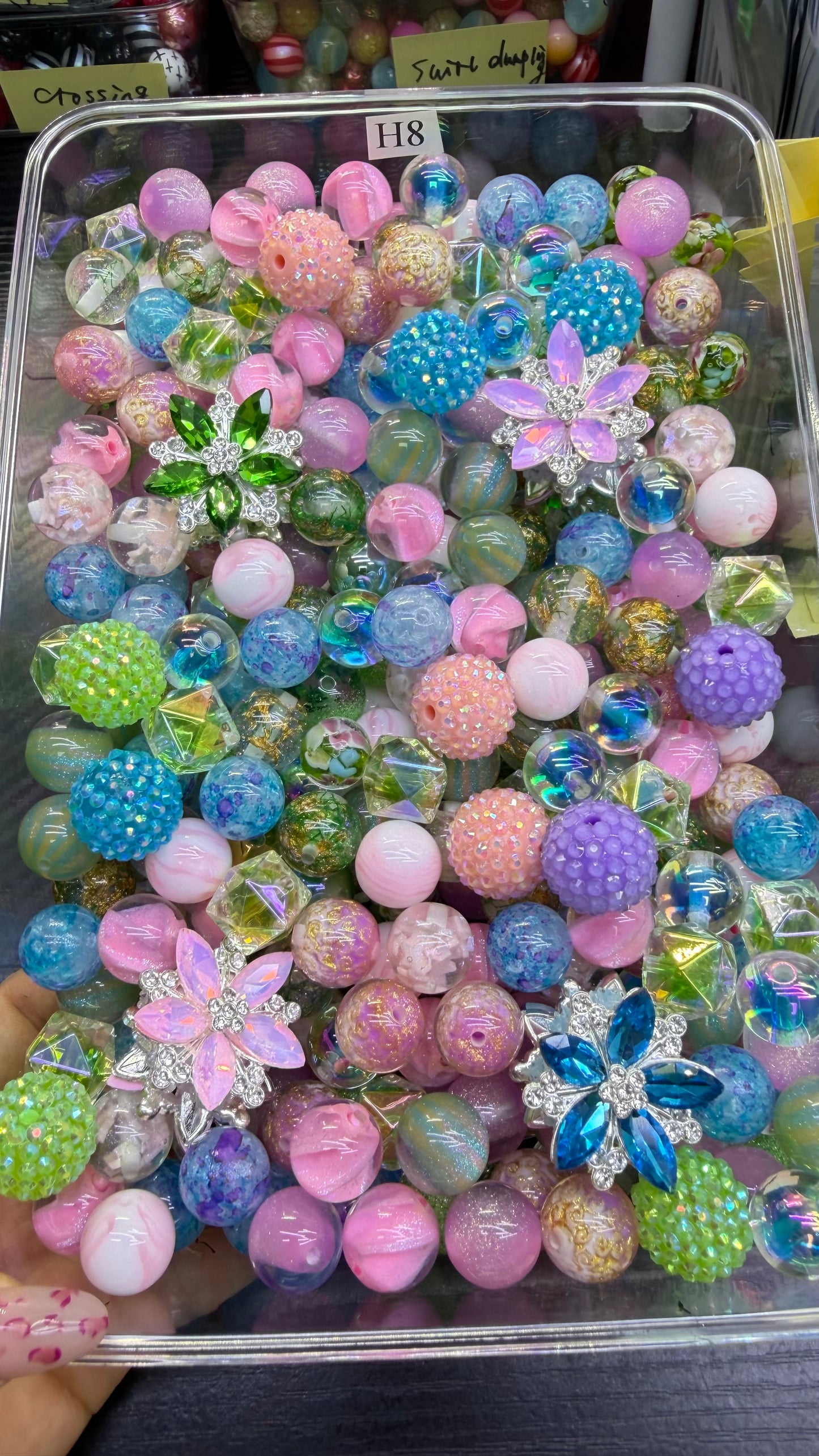 7.19 FANCY MIX BEADS:H8