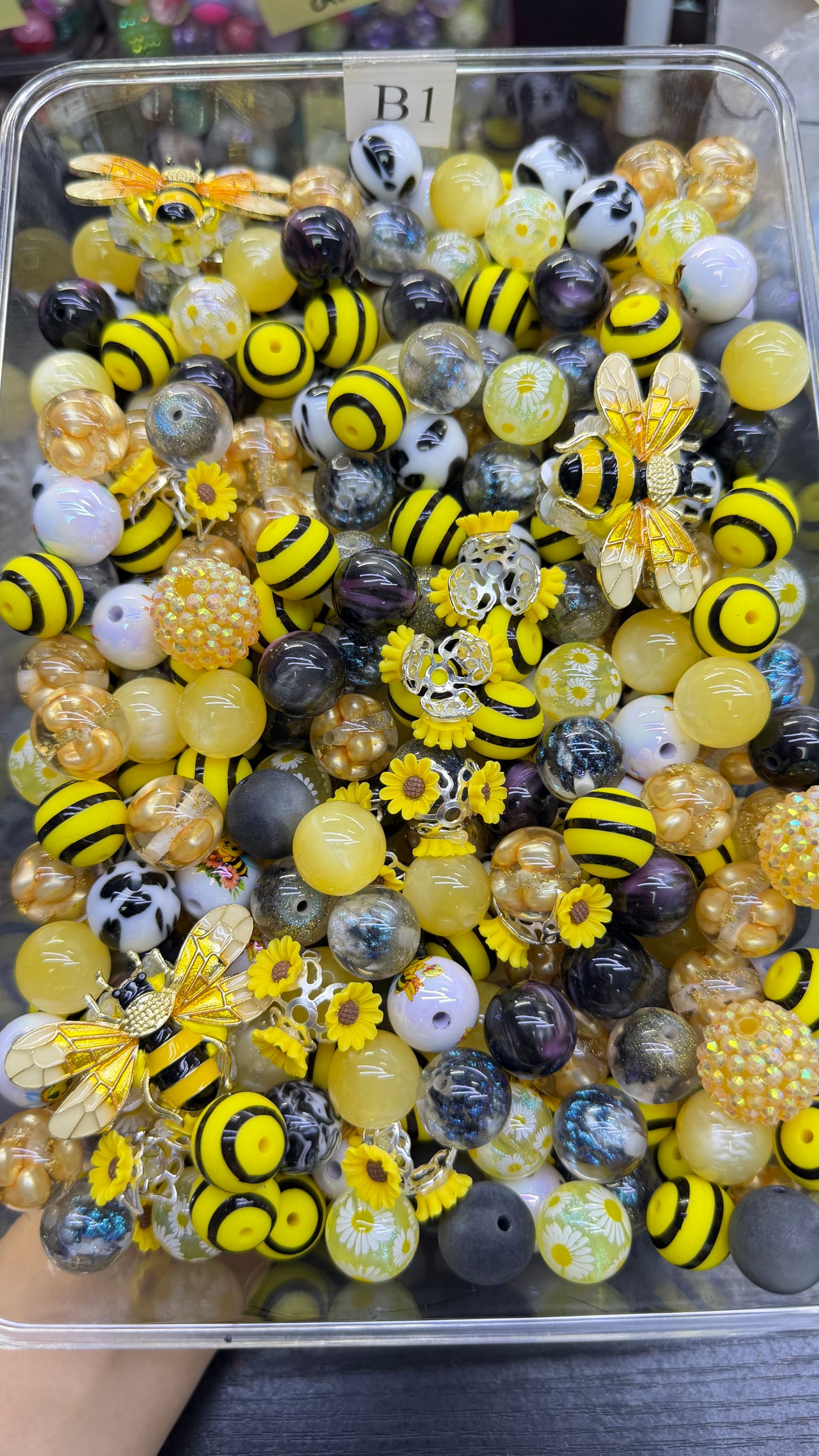 7.23 FANCY MIX BEADS:B1