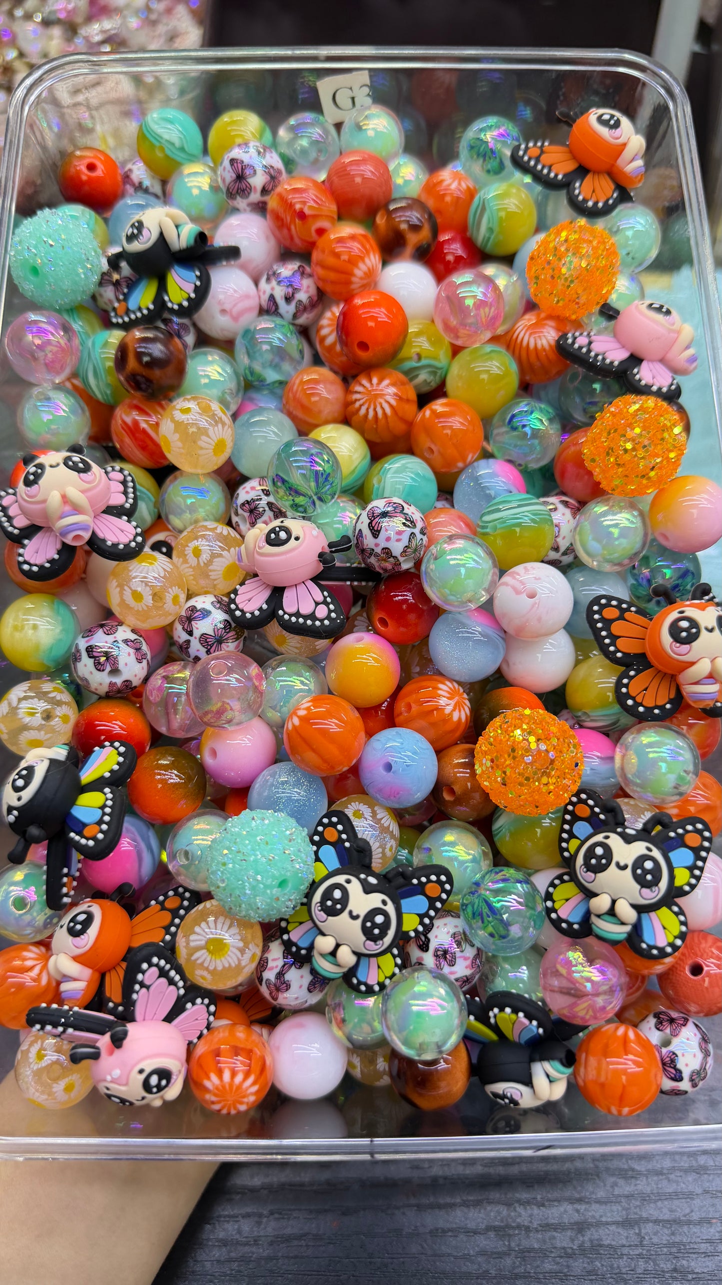7.24 FOCAL MIX BEADS:G3(butterfly kisses)