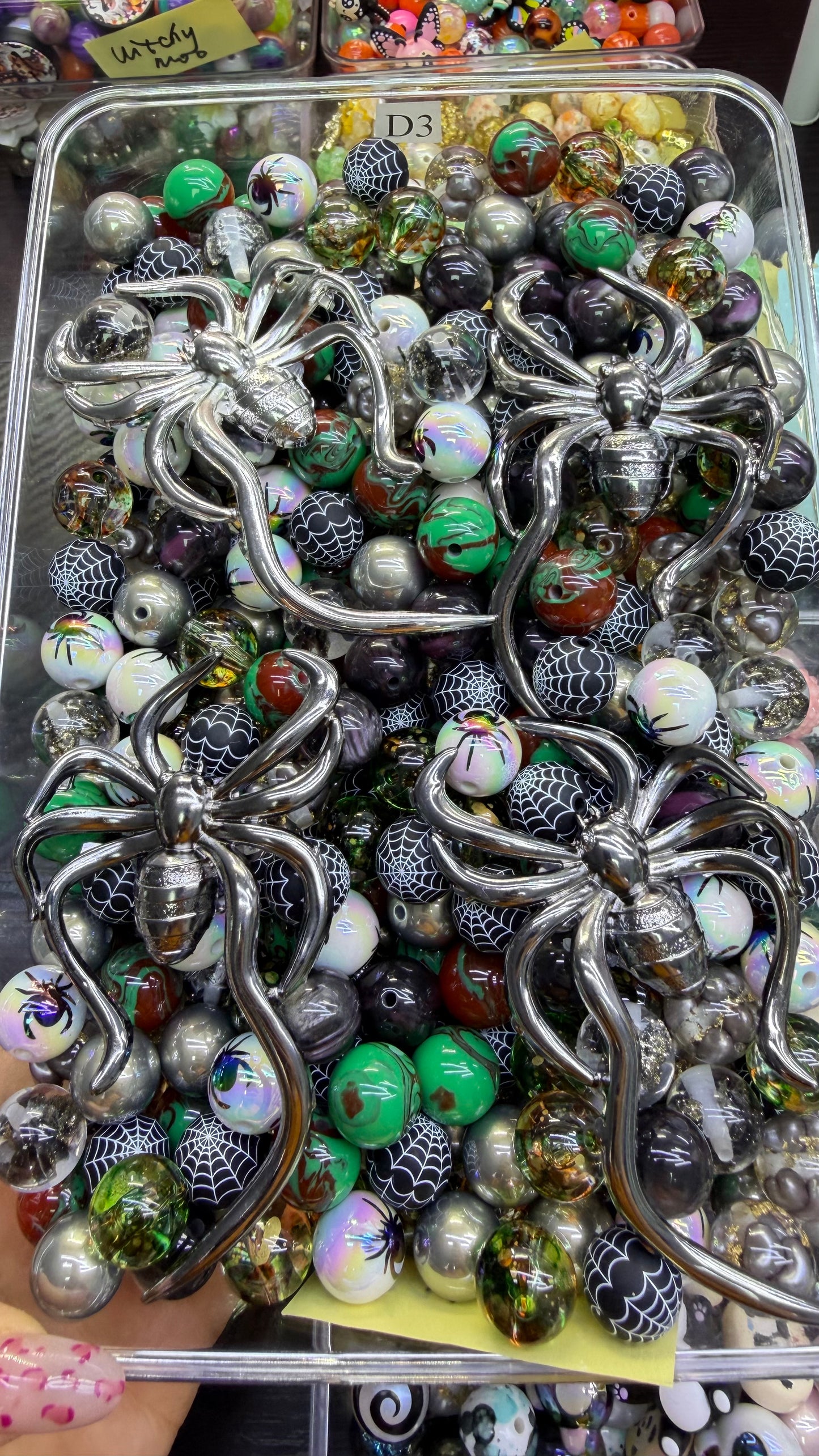 7.24 FANCY MIX BEADS:D3(charlotte web)