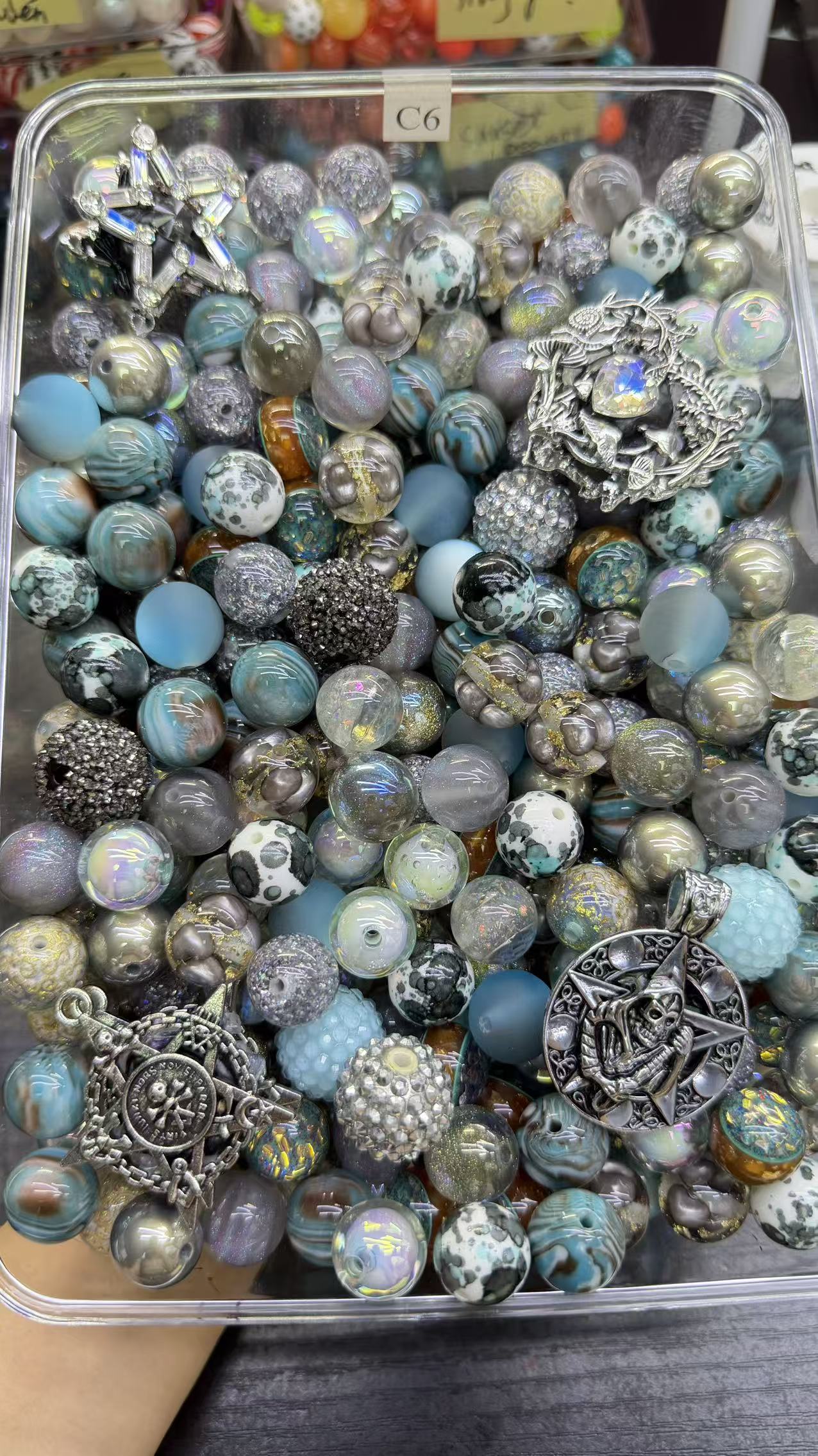7.26 FANCY MIX BEADS:C6(gothic dreams)