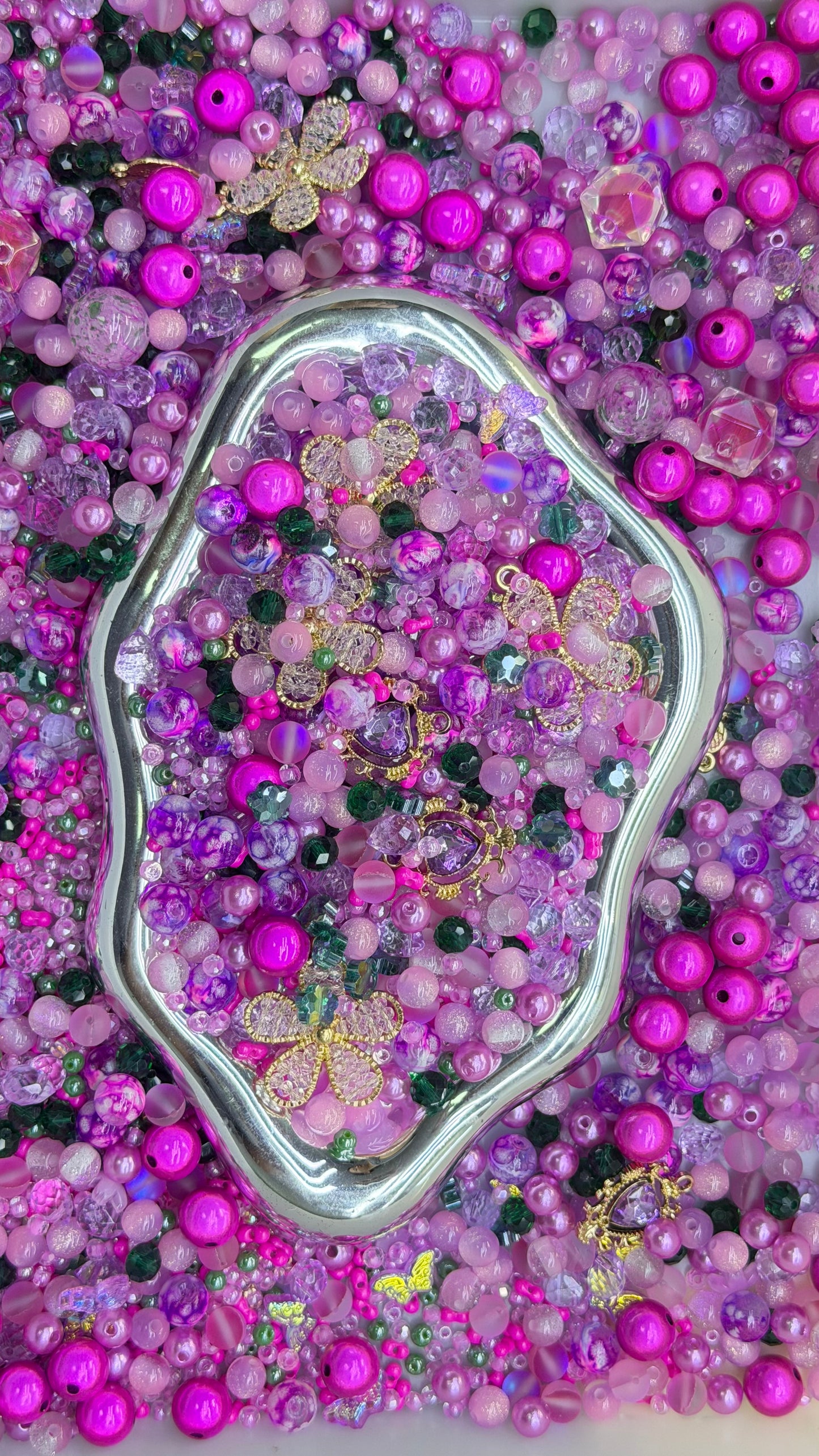 8.2 PHONE CHAIN MIX BEADS: hot pink