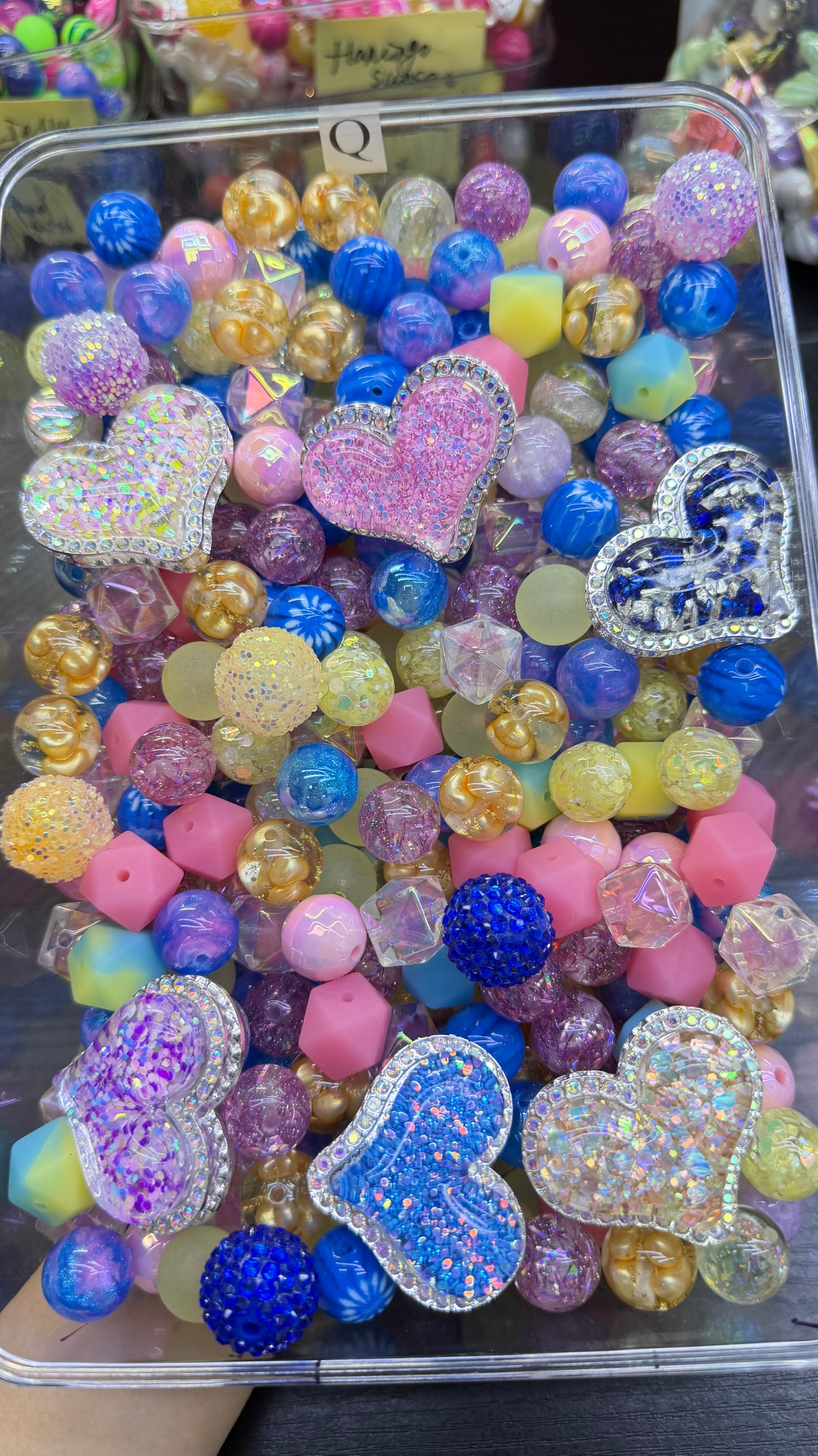 8.5 FANCY MIX BEADS:Q (love island)