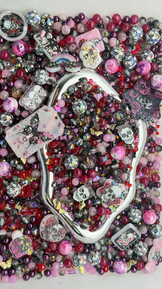 8.7 PHONE CHAIN MIX BEADS: dark red skull