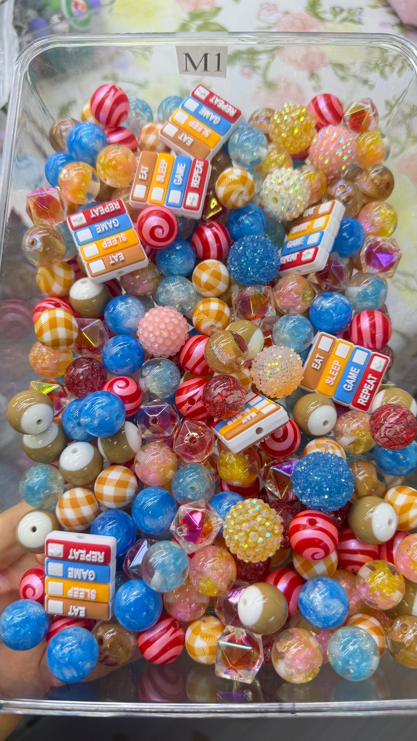 8.8 FOCAL MIX BEADS:D3