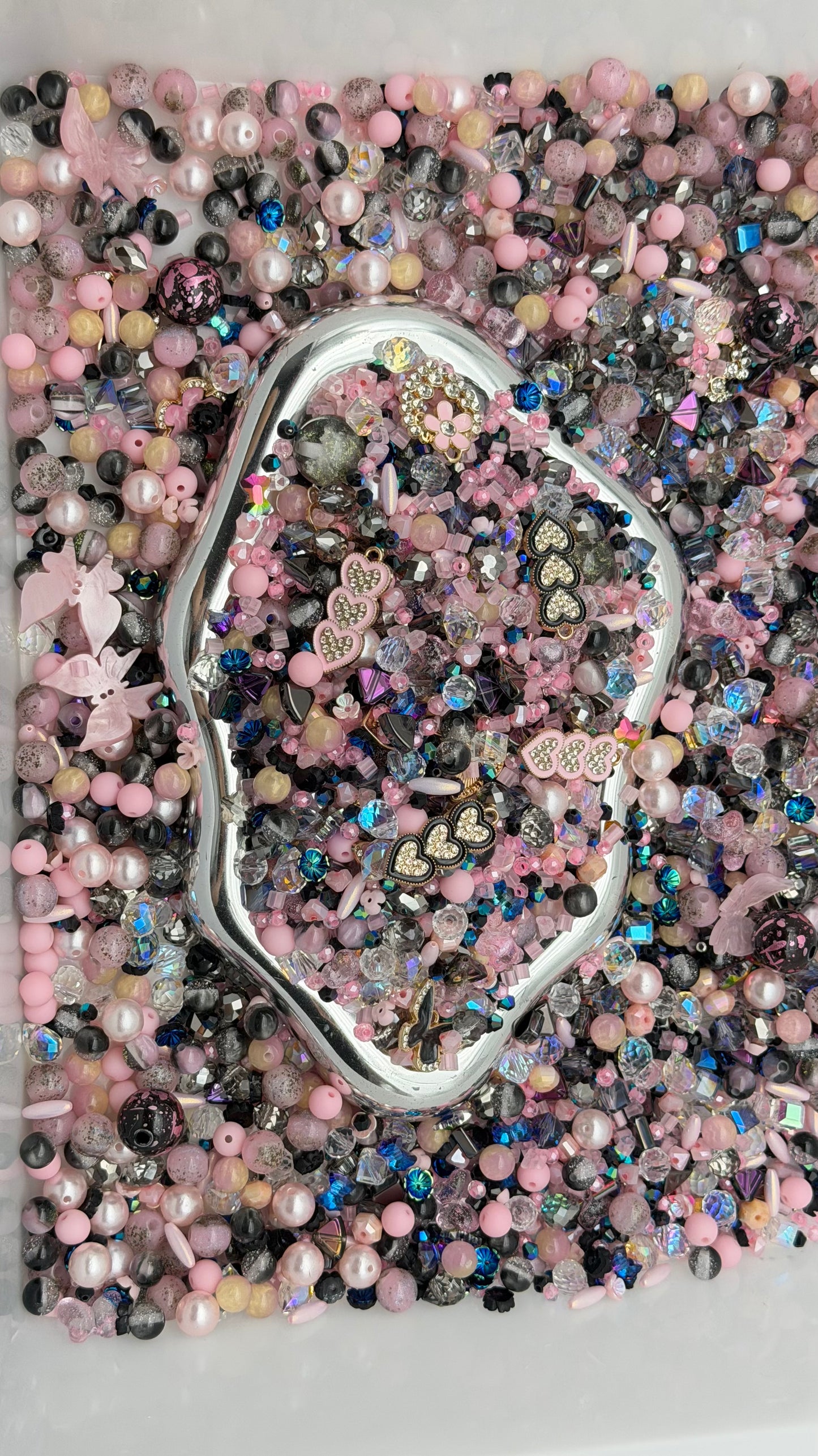 8.9 PHONE CHAIN MIX BEADS:pink heart