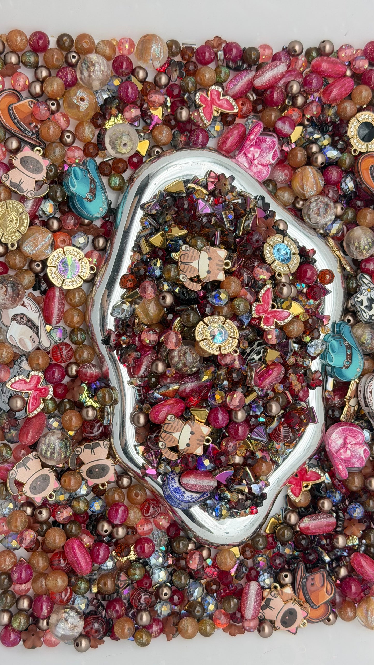8.9 PHONE CHAIN MIX BEADS:cat