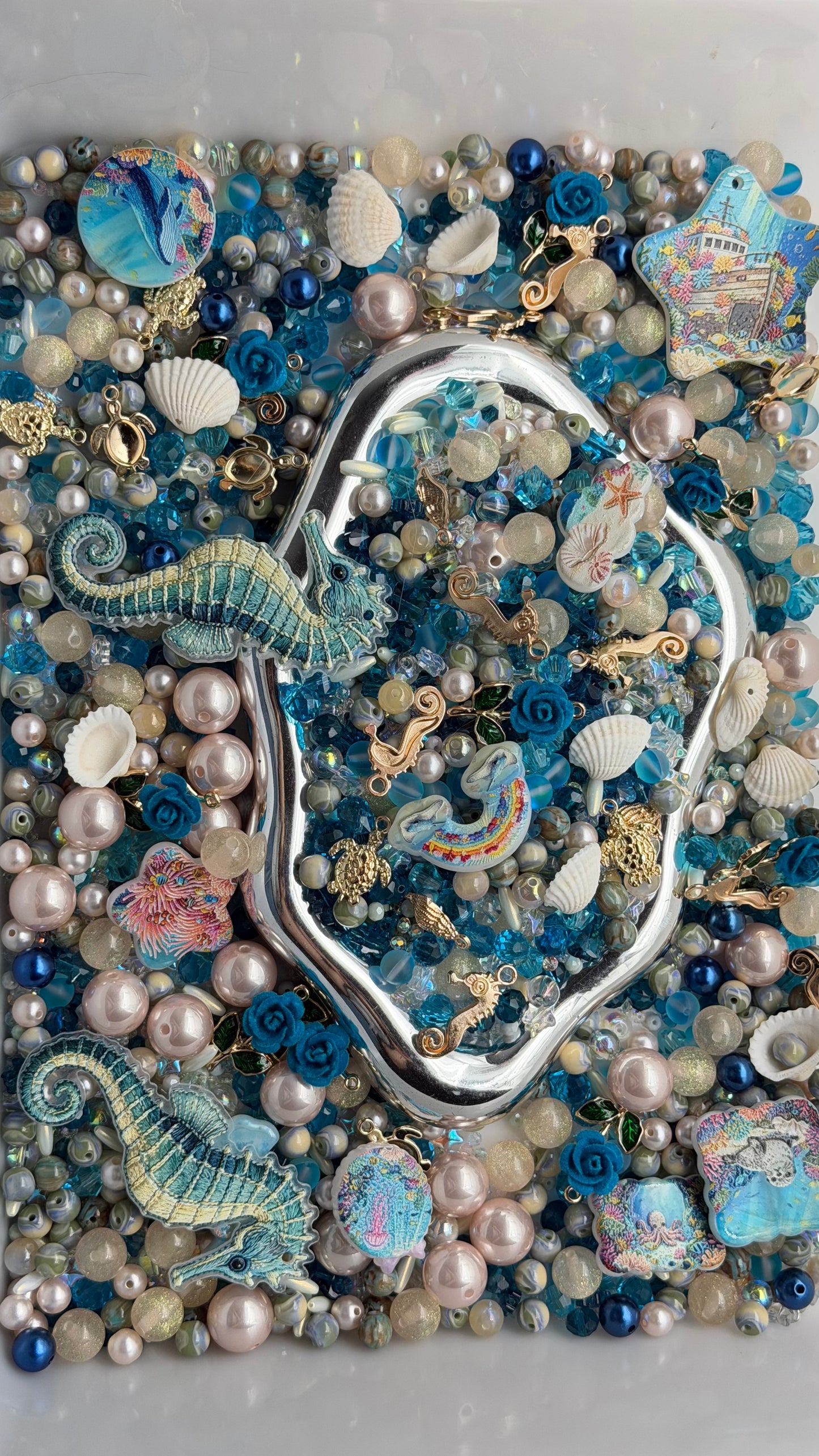 8.9 PHONE CHAIN MIX BEADS:Seahorse