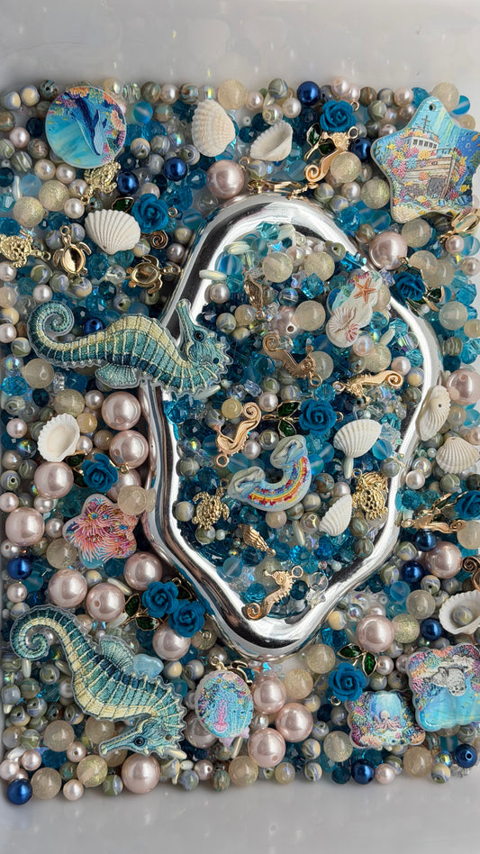 8.9 PHONE CHAIN MIX BEADS:Seahorse