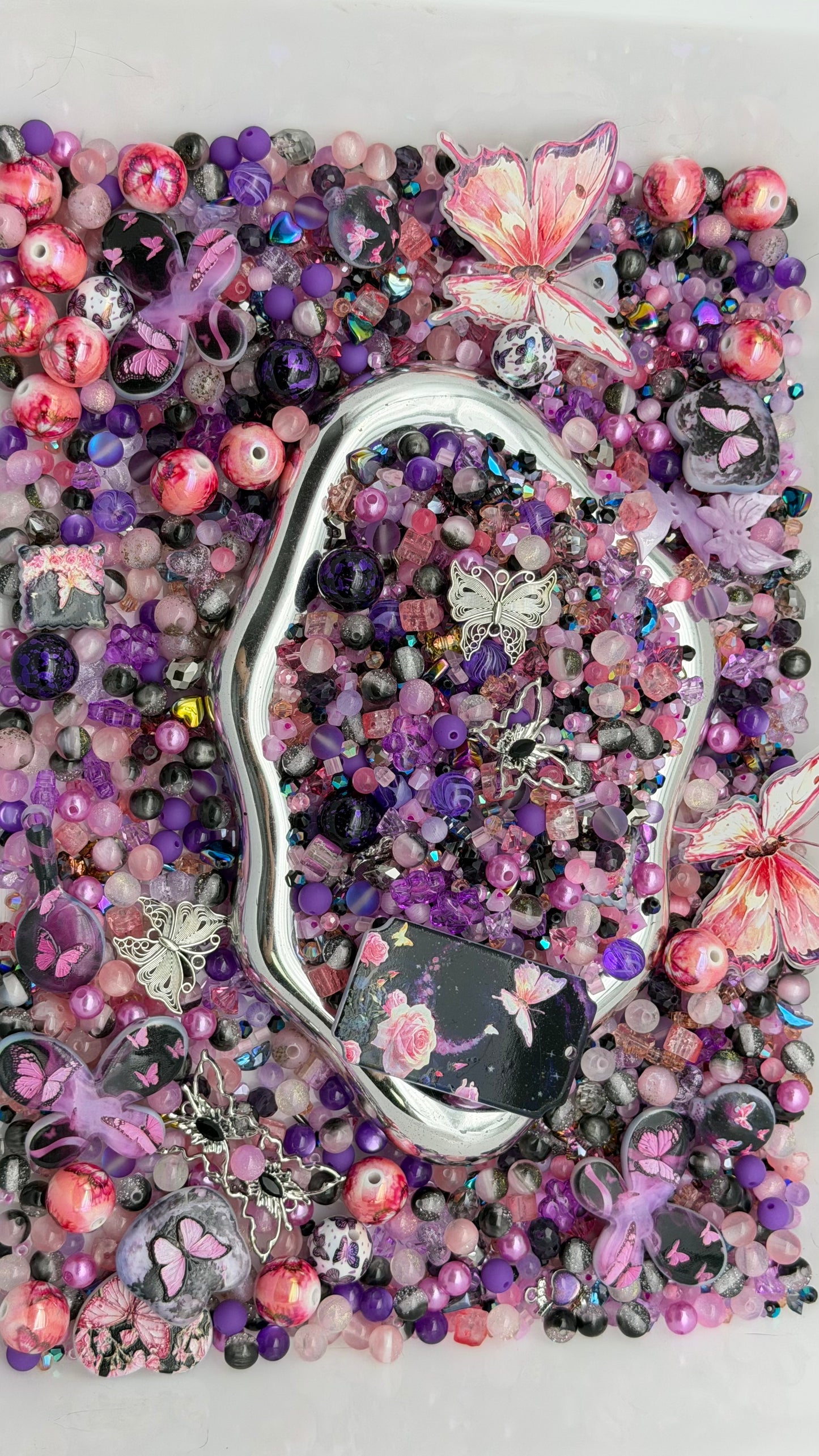 8.16 PHONE CHAIN MIX BEADS:rose and butterfly