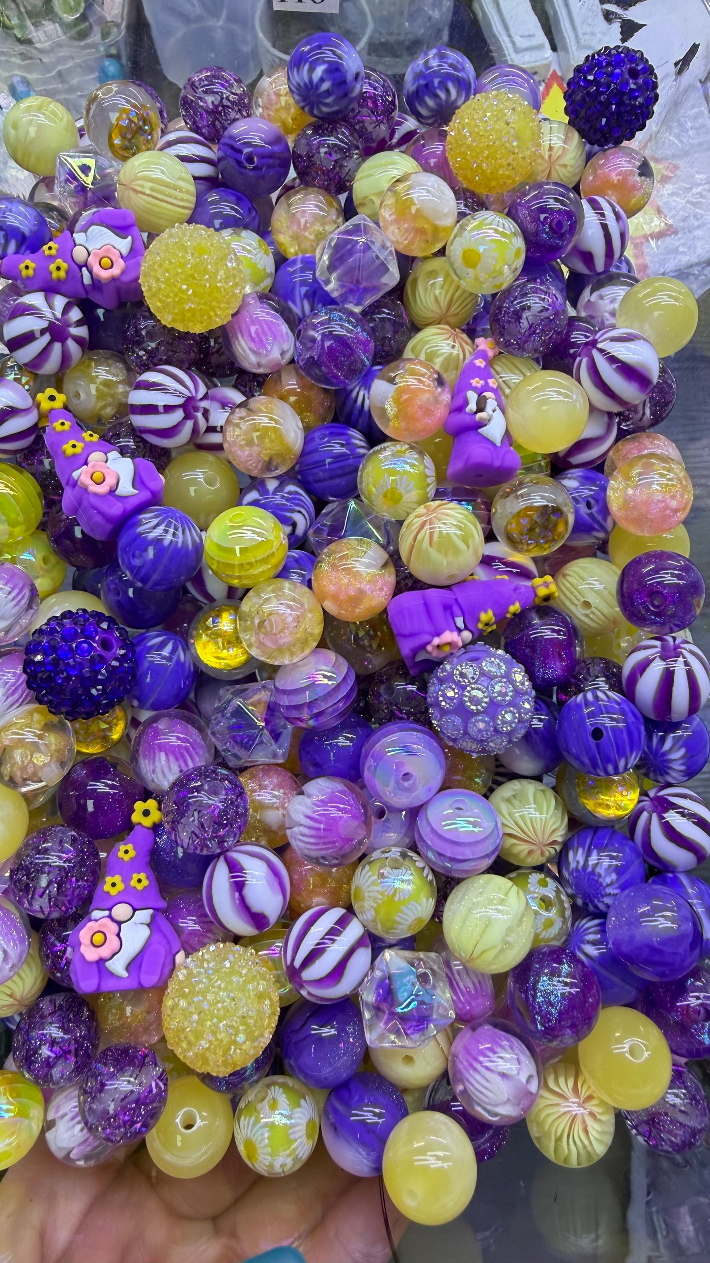 8.20 FOCAL MIX BEADS:D3 gnome land